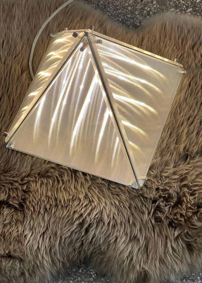Fragment 04 Table Lamp by Sing Chan 2