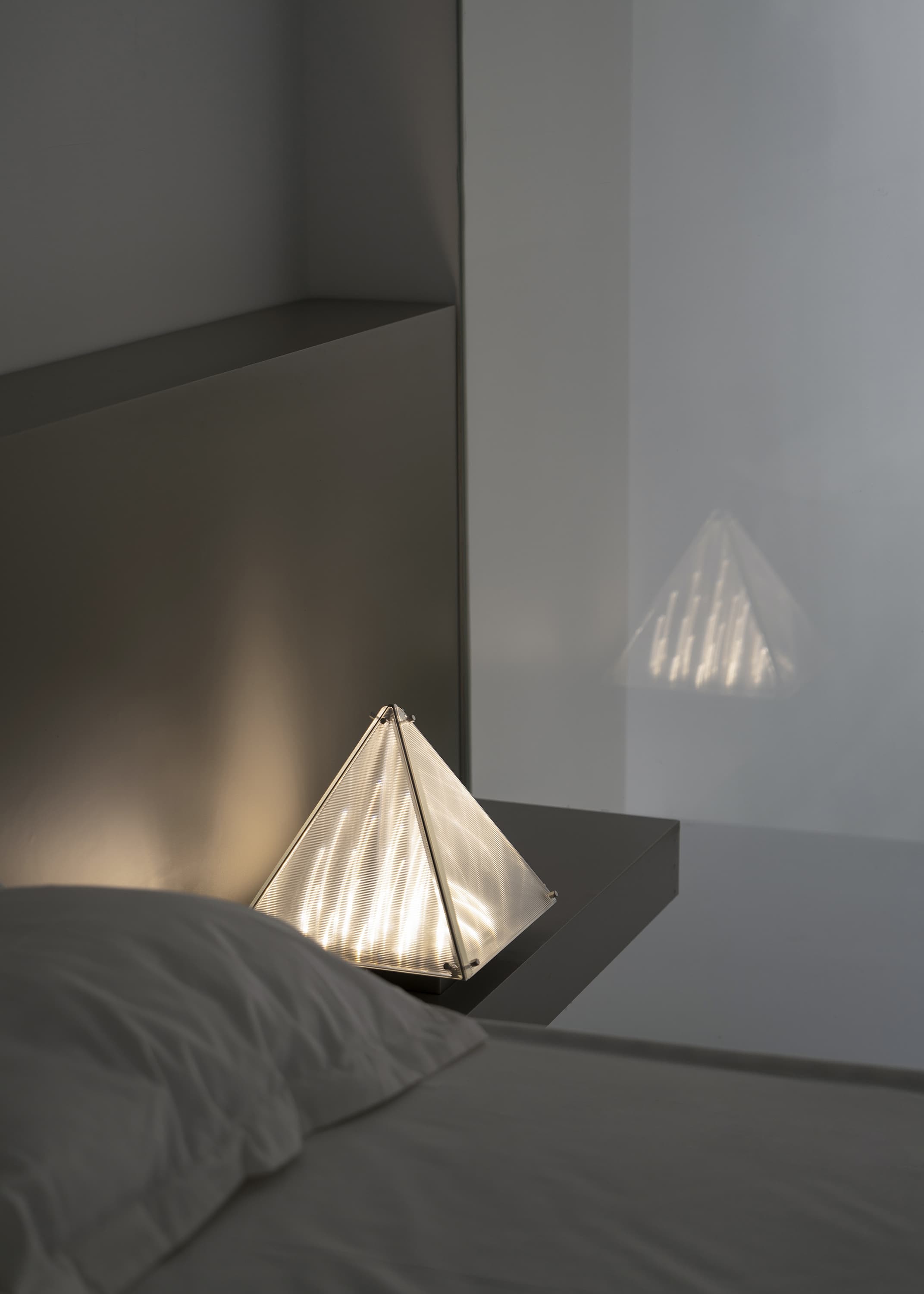 Fragment 04 Table Lamp by Sing Chan 4