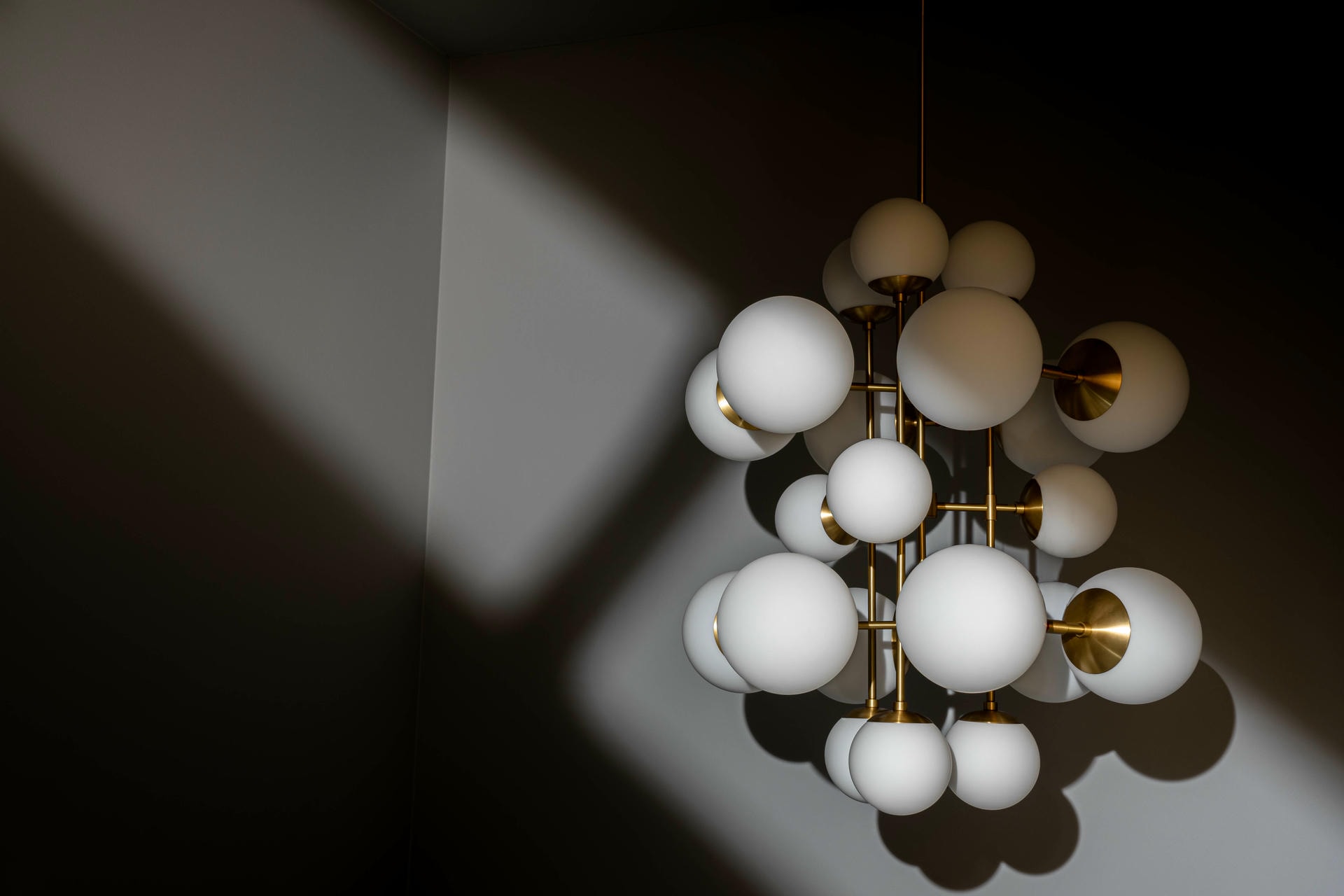 Glow Chandelier by Schwung 8