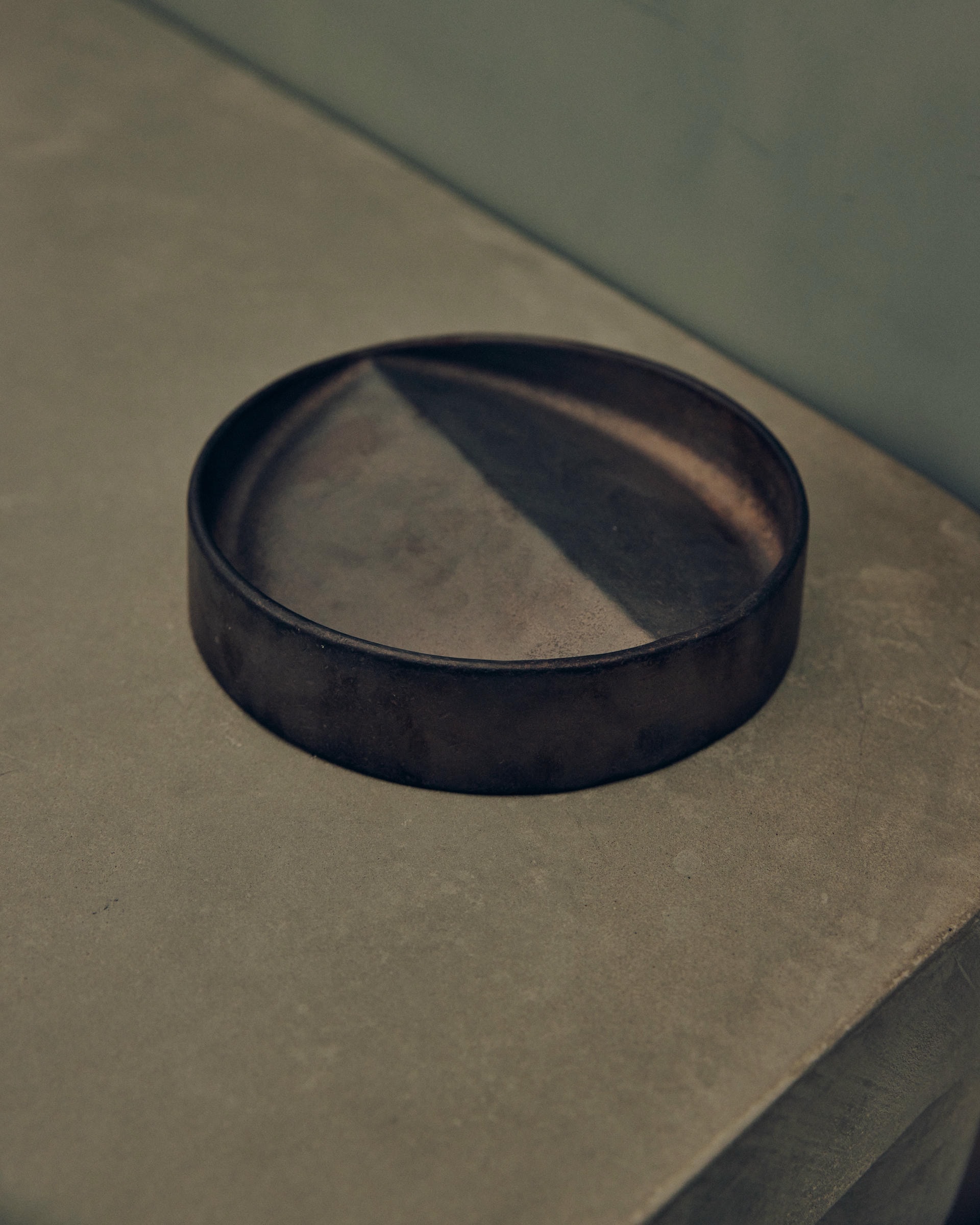 Blackened Vide Poche Rond XL by Henry Wilson 2
