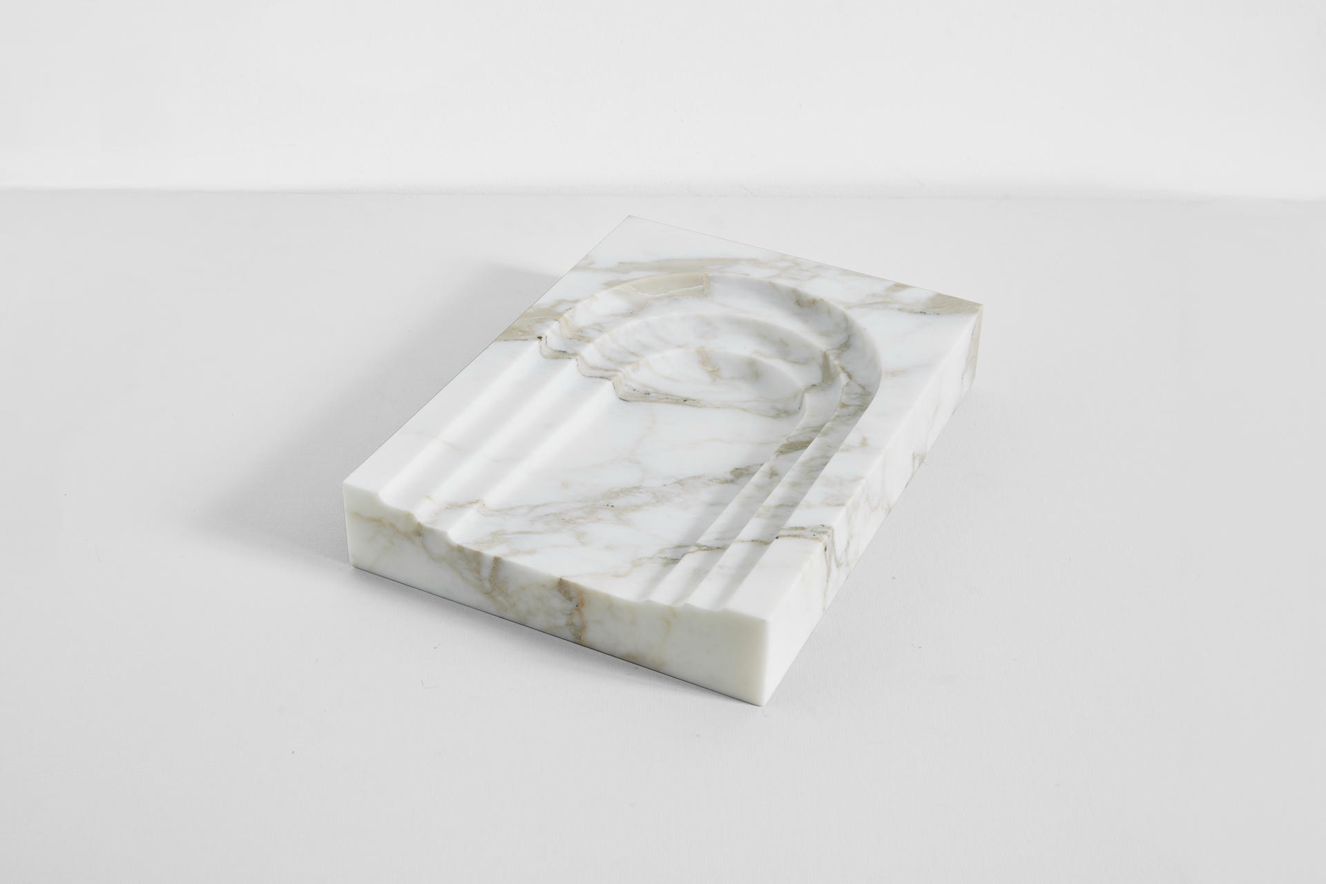 Calacatta Block Thoronet Dish by Henry Wilson 3