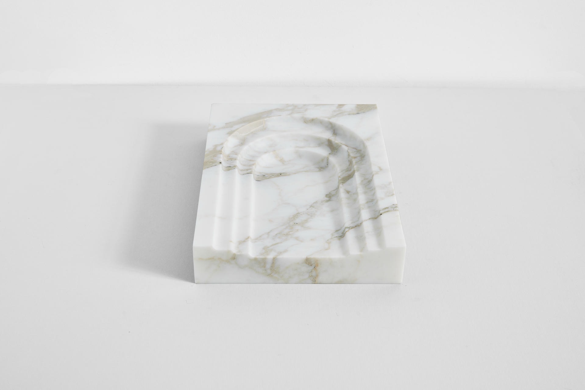 Calacatta Block Thoronet Dish by Henry Wilson 4