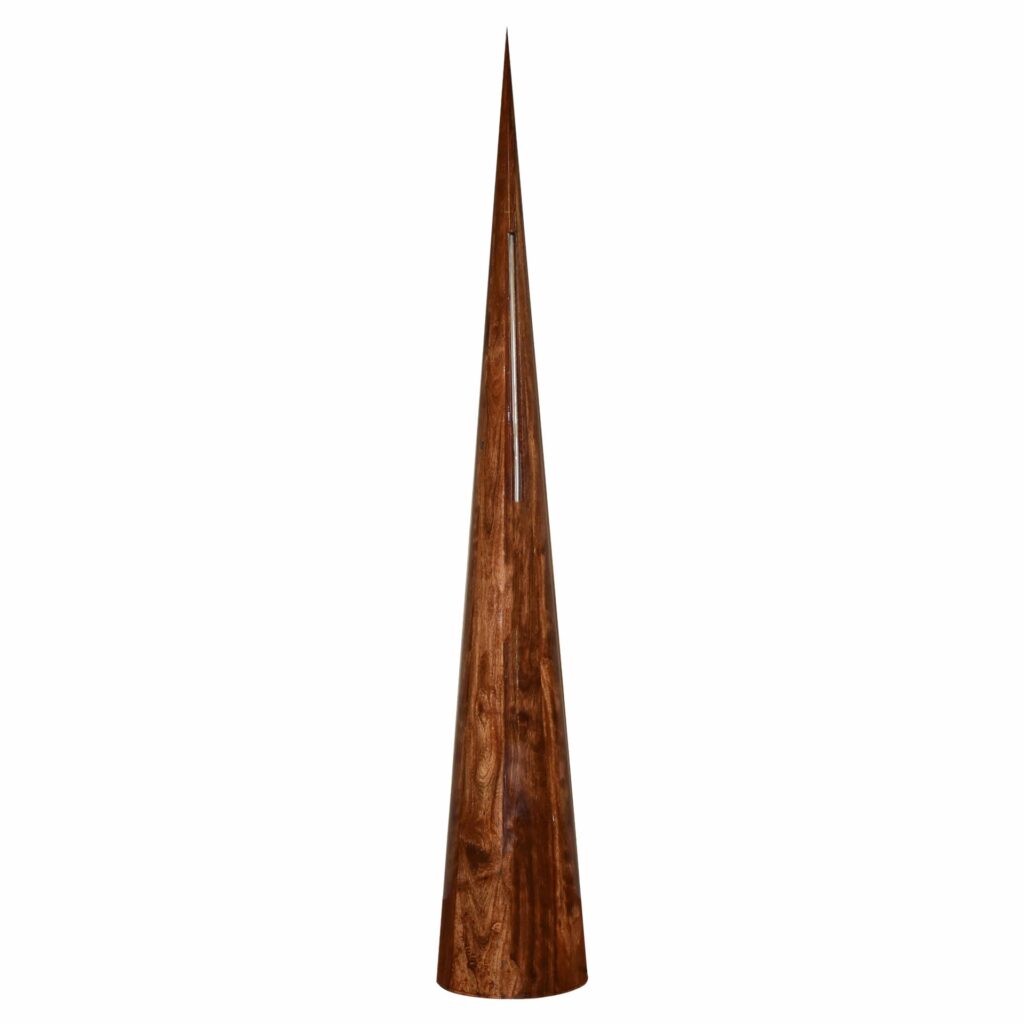 Chechen Wood Floor Lamp by Alina Rotzinger 1