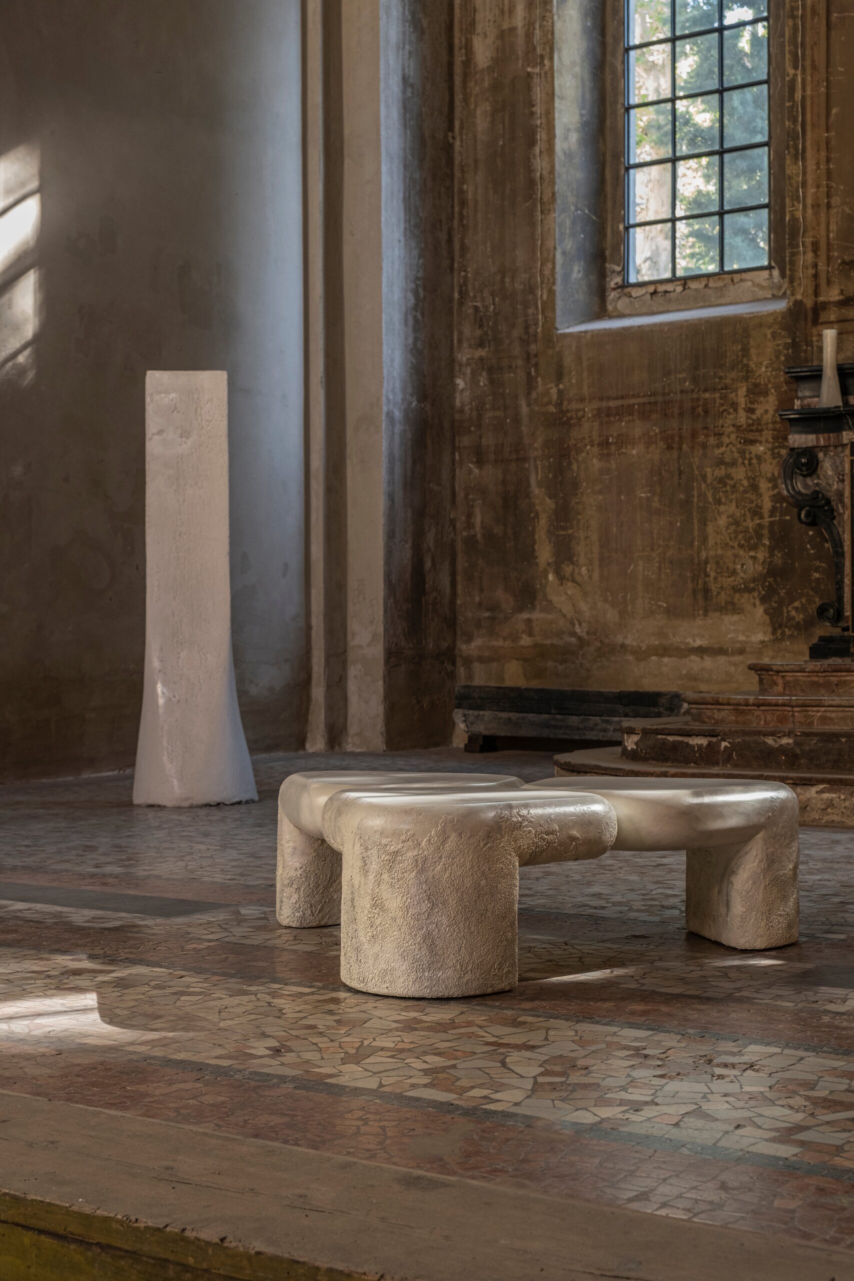 Organic Three Leaf White Plaster Coffee Table by Pietro Franceschini 3