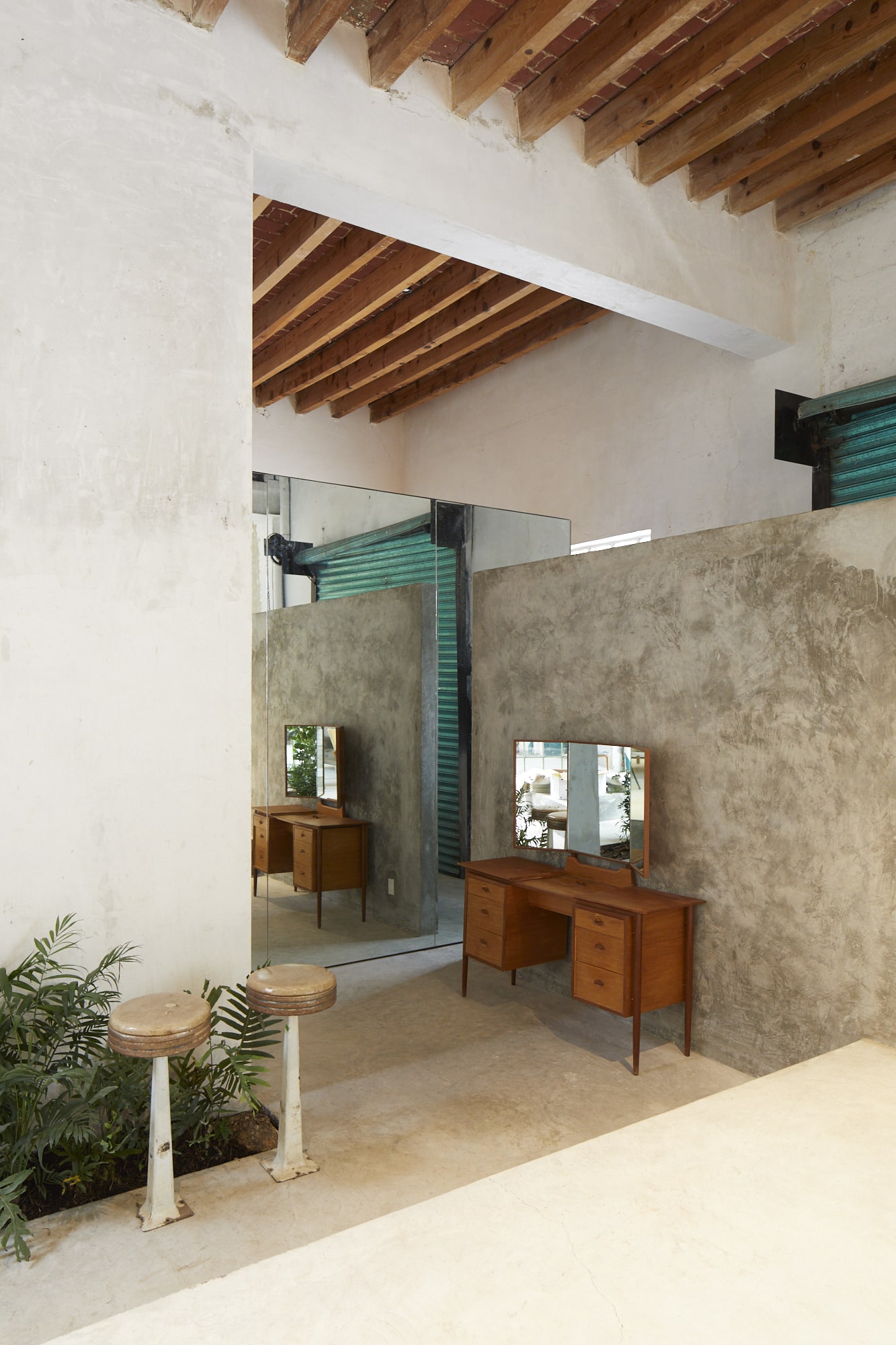 Decada Showroom 2