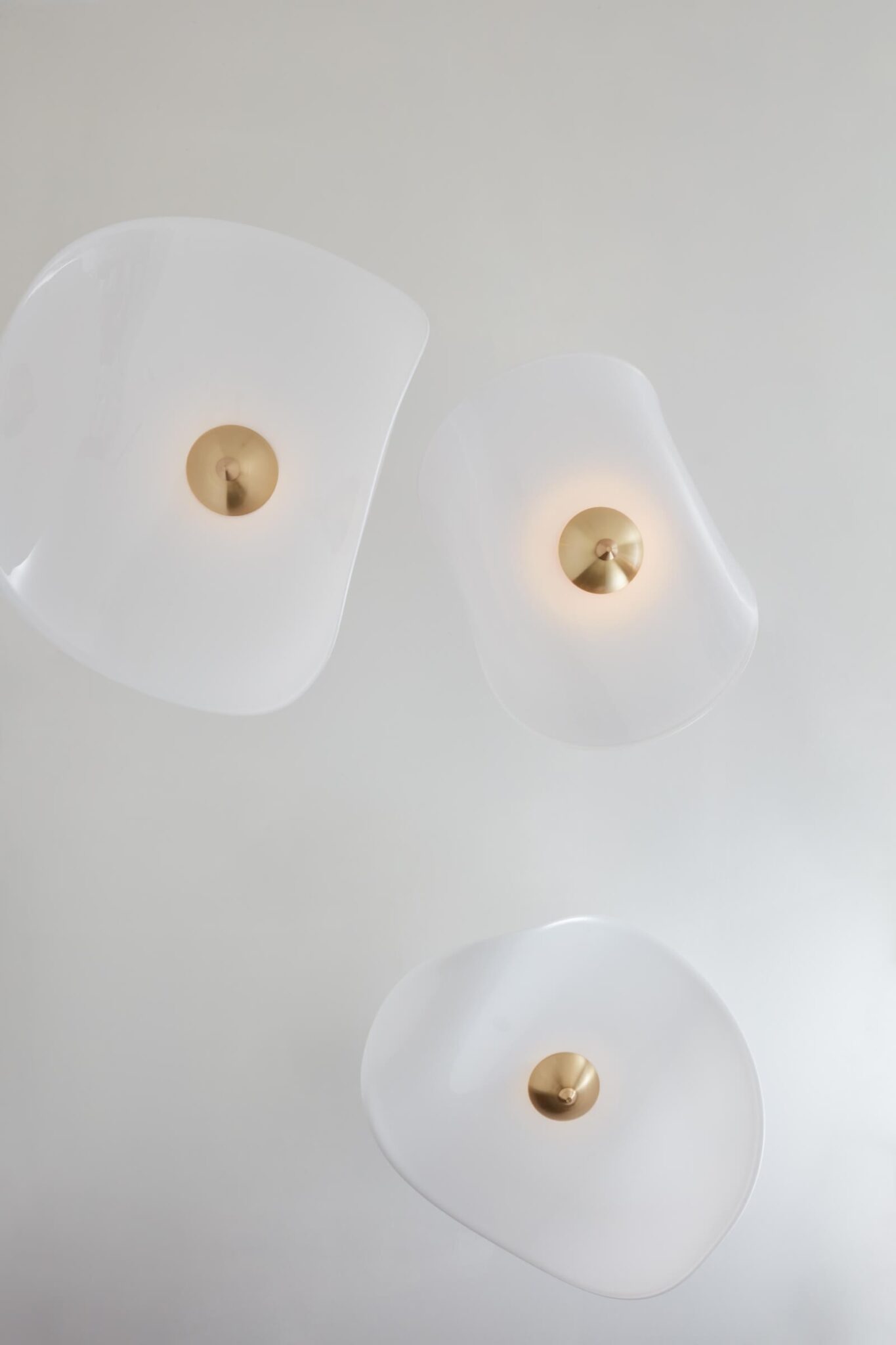 Envole Glass Pendant Lamp by Jennifer Midoz 3