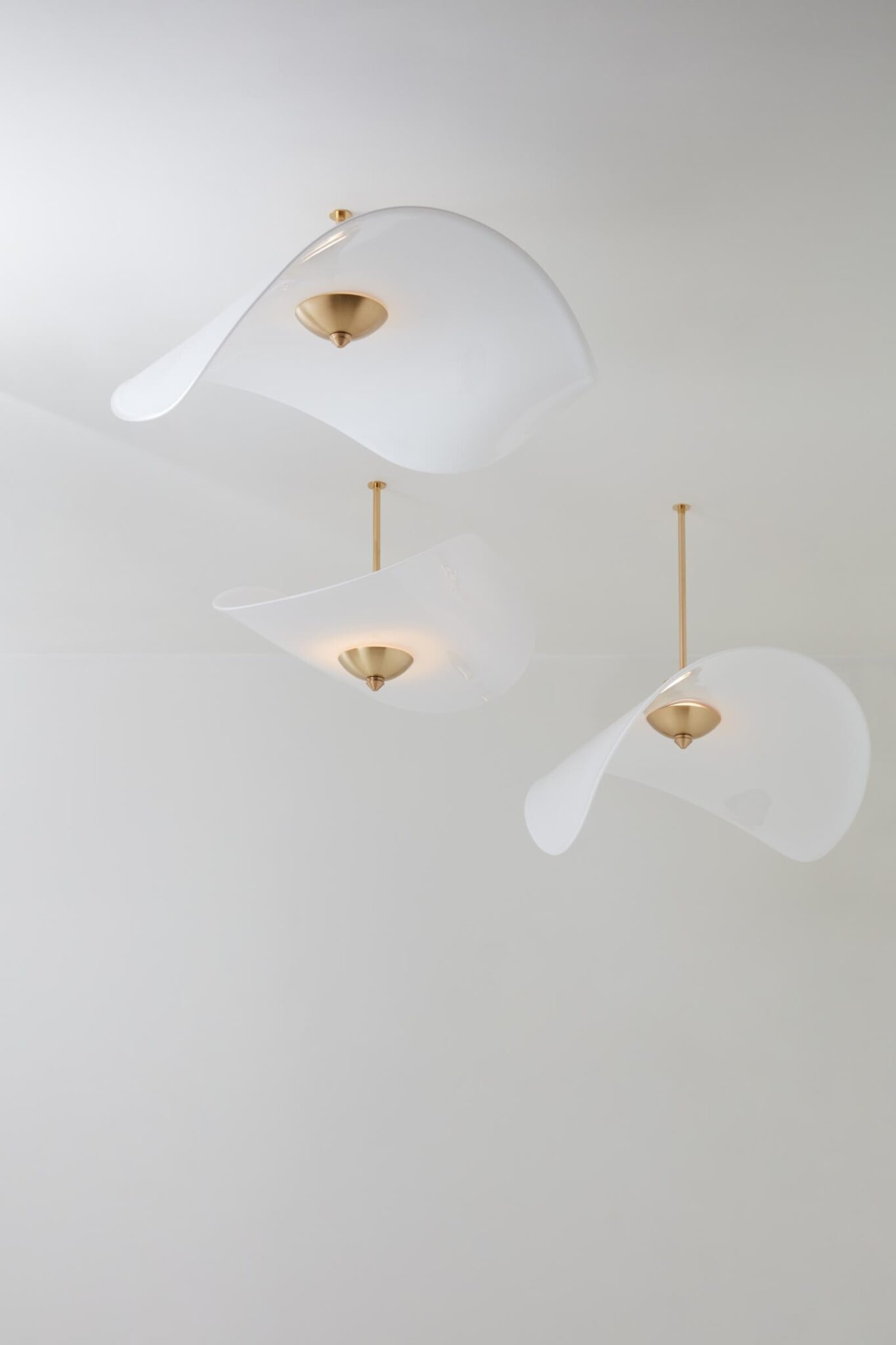 Envole Glass Pendant Lamp by Jennifer Midoz 4