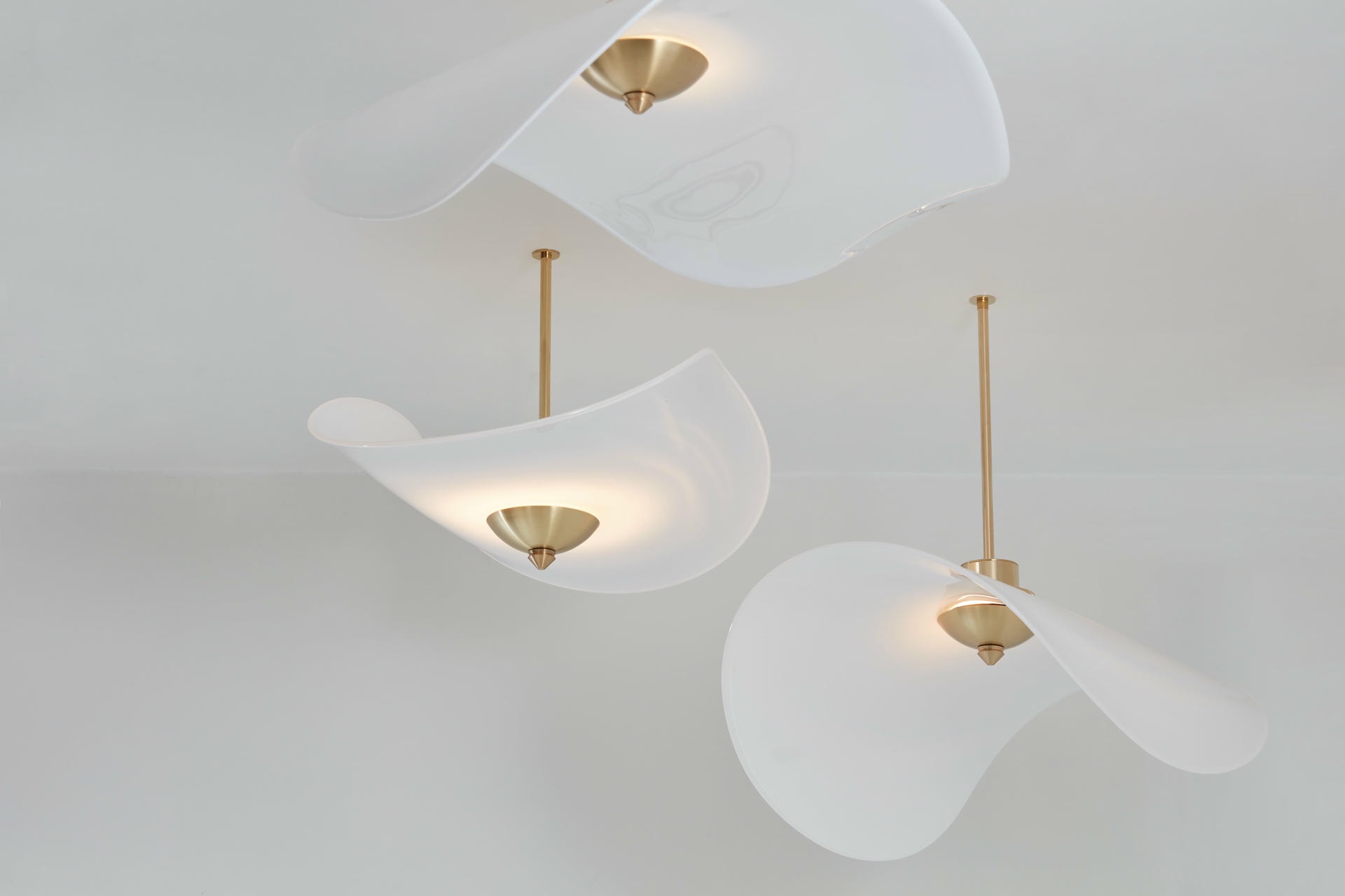 Envolee Glass Pendant Lamp by Jennifer Midoz 2