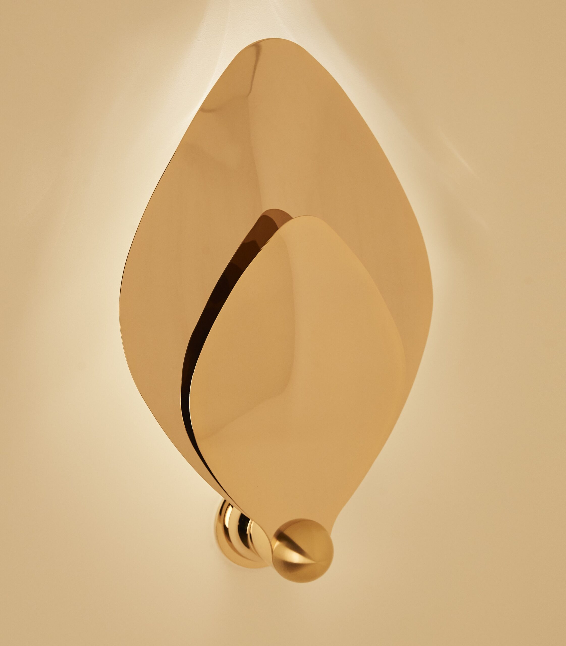 Flame Wall Lamp by Jennifer Midoz 2