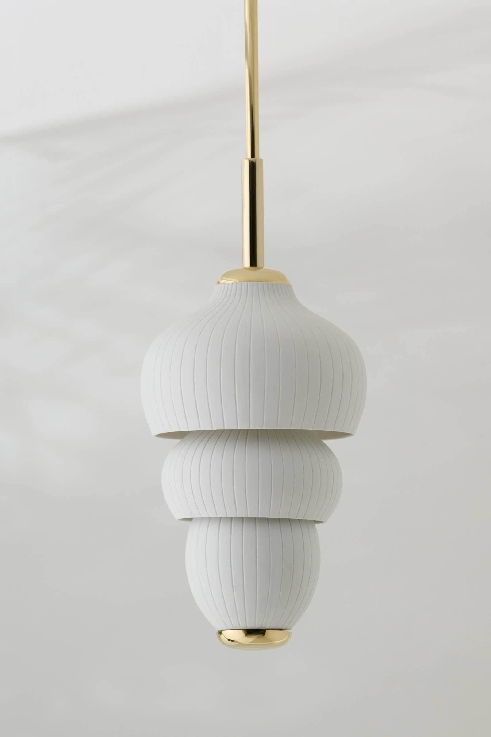 Glaieul Small Pendant Light by Jennifer Midoz 2