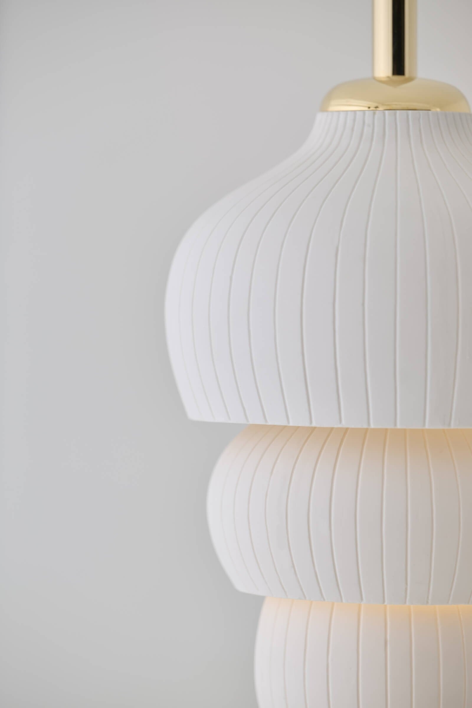 Glaieul Small Pendant Light by Jennifer Midoz 3