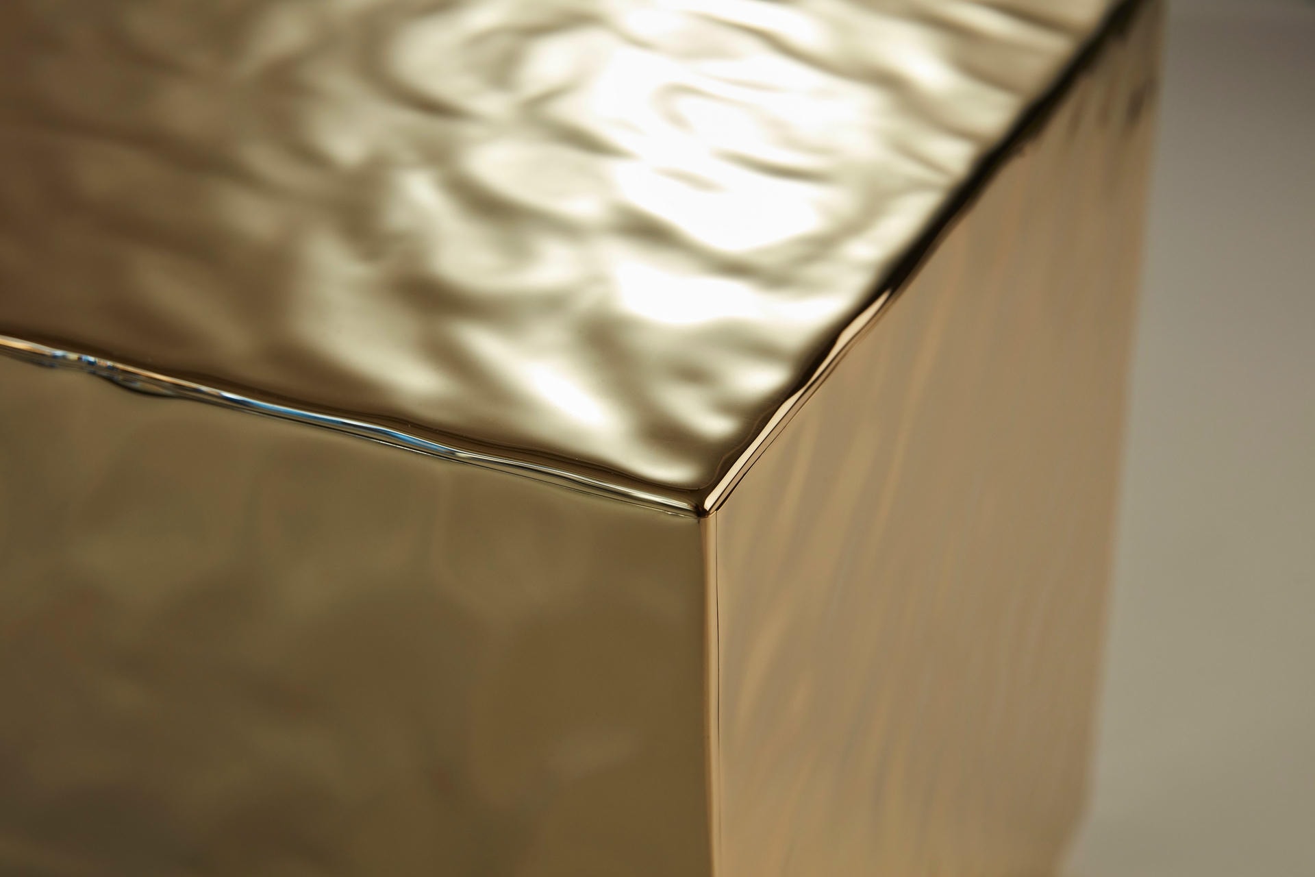 Liquide Side Table by Jennifer Midoz 9
