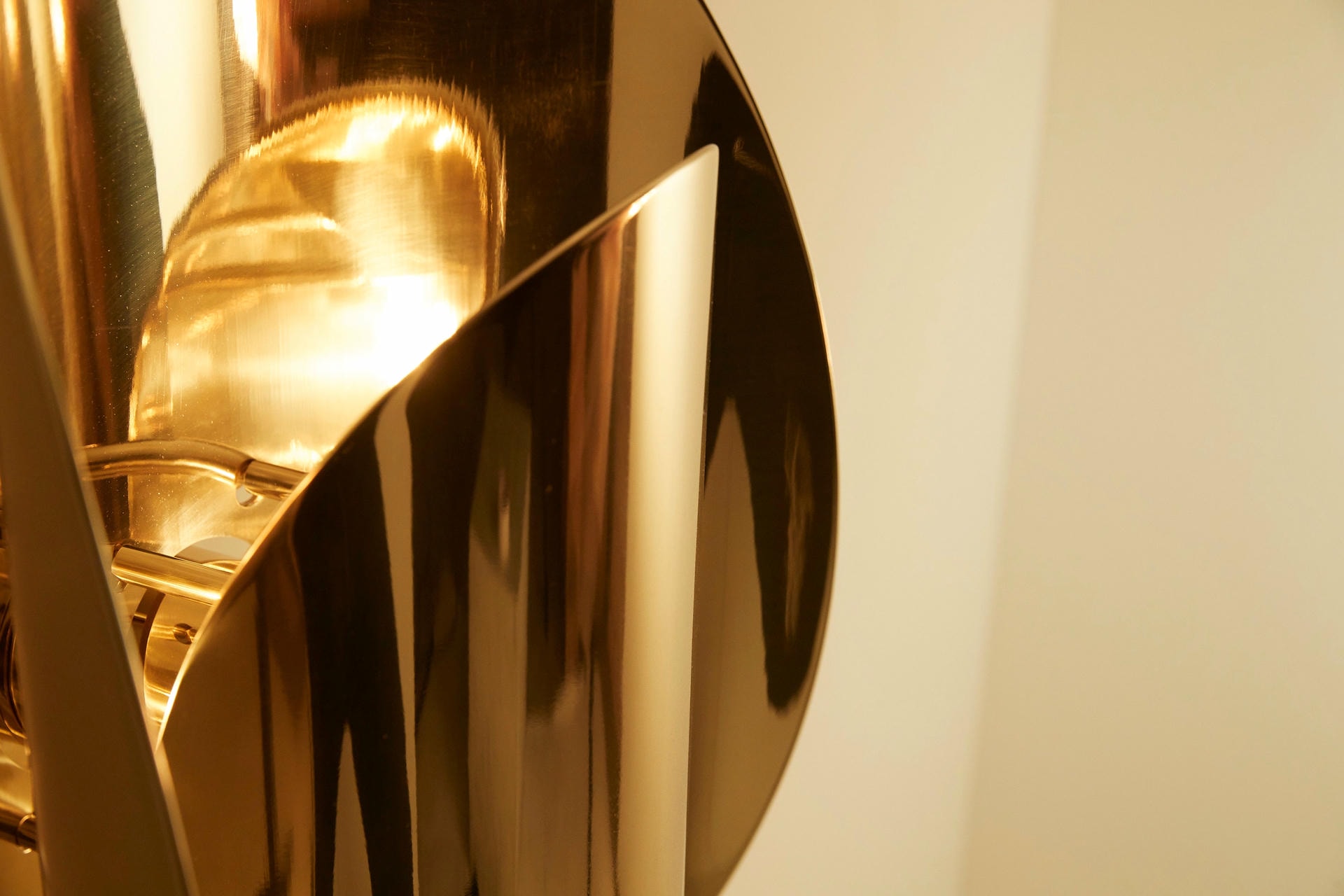 Petale Wall Lamp by Jennifer Midoz 7
