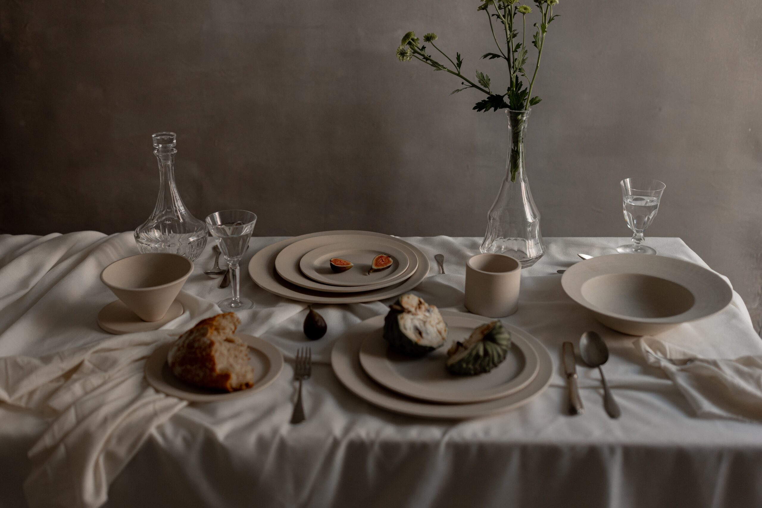 Set of 24 Euclid Tableware Pieces by Eter Design 16