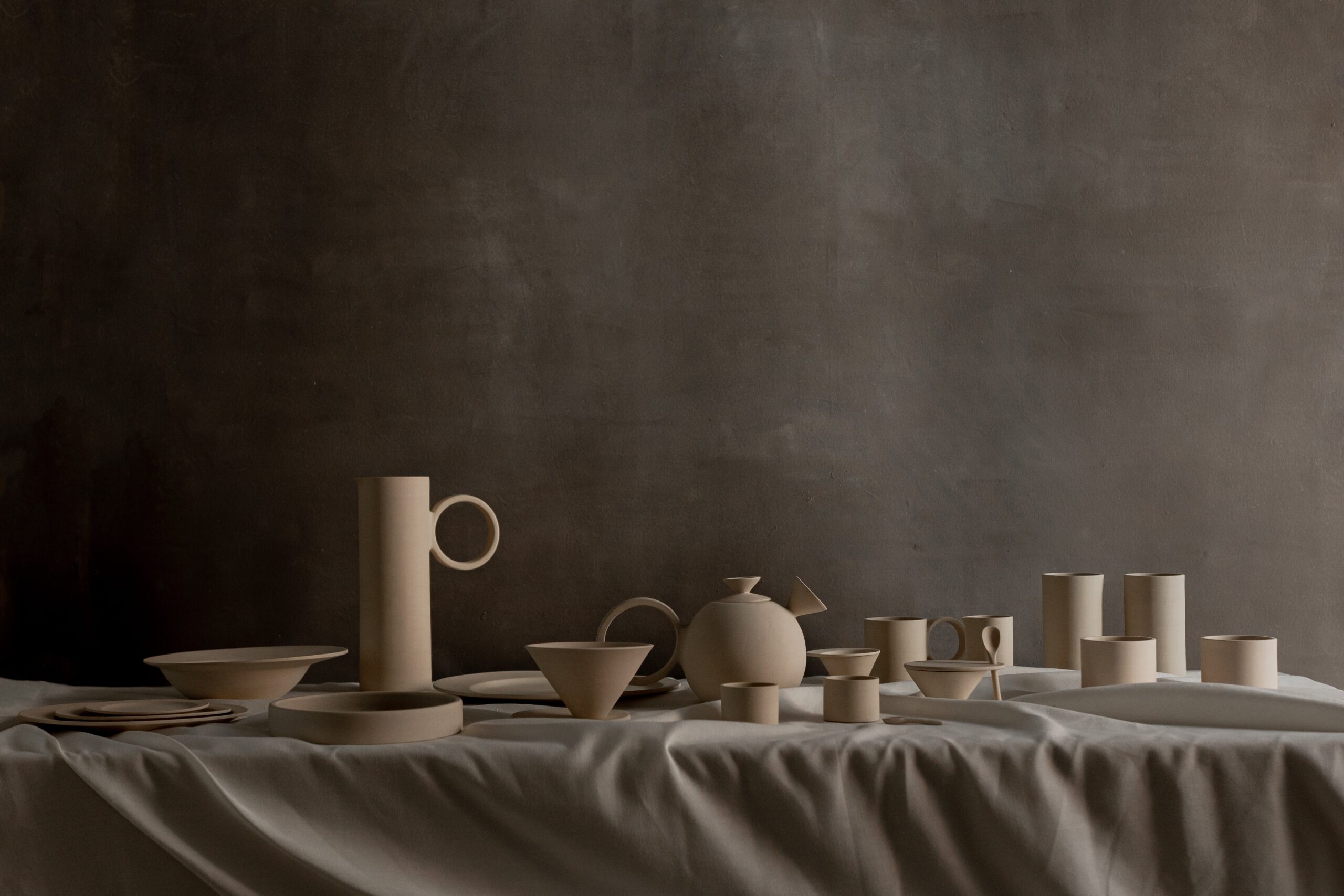 Set of 24 Euclid Tableware Pieces by Eter Design 17