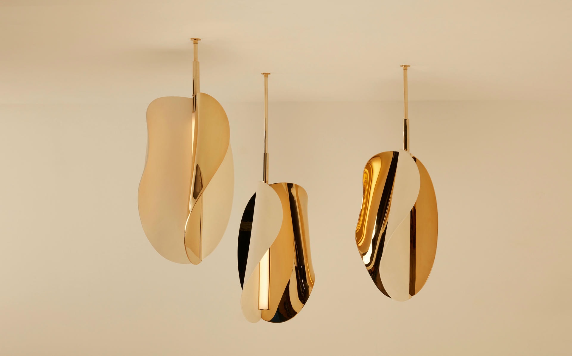 Set of 3 Corolle Pendant Light by Jennifer Midoz 2