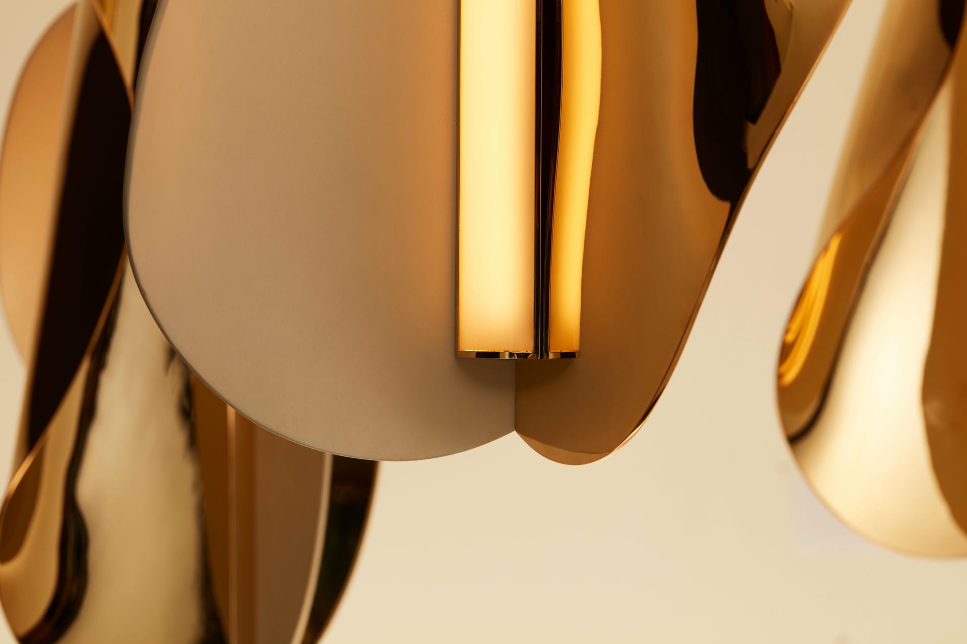 Set of 3 Corolle Pendant Light by Jennifer Midoz 5