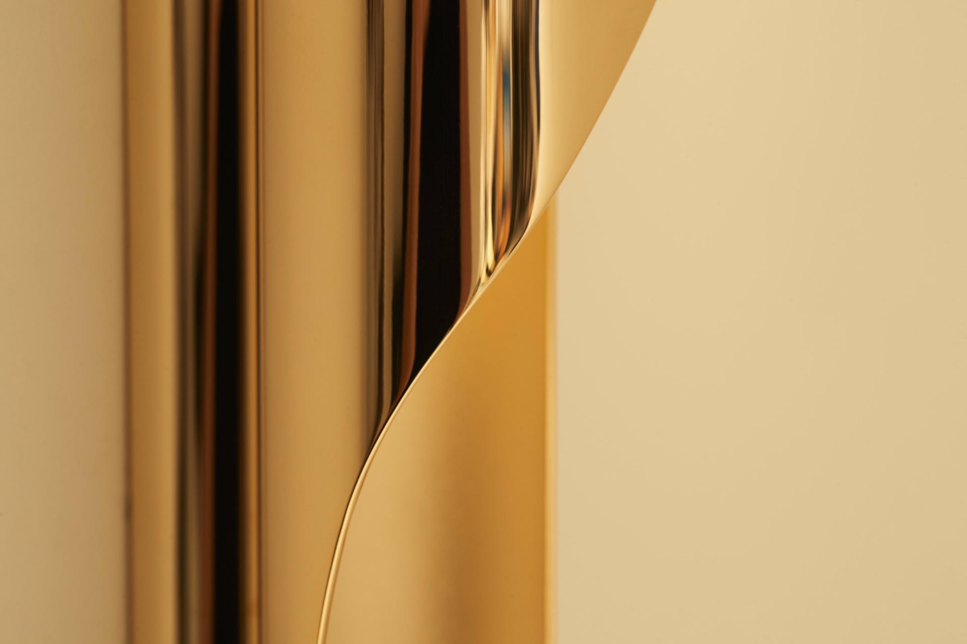 Torsade Wall Lamp by Jennifer Midoz 7