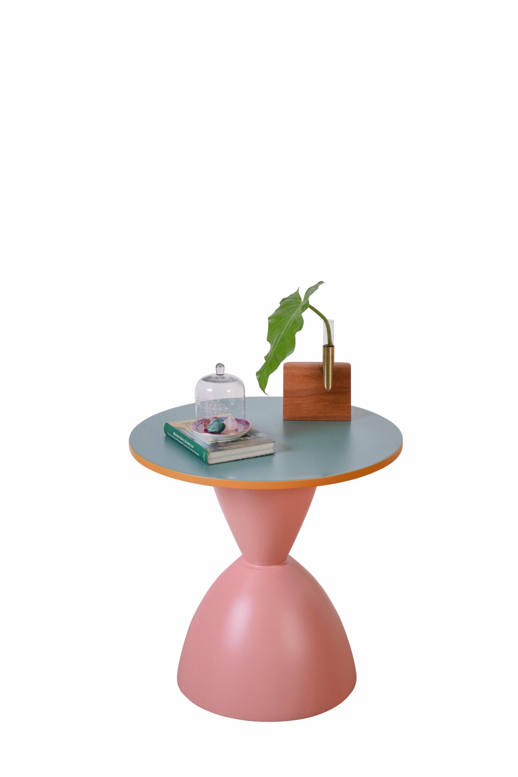 Boneca Side Table by Gabriela Campos 7