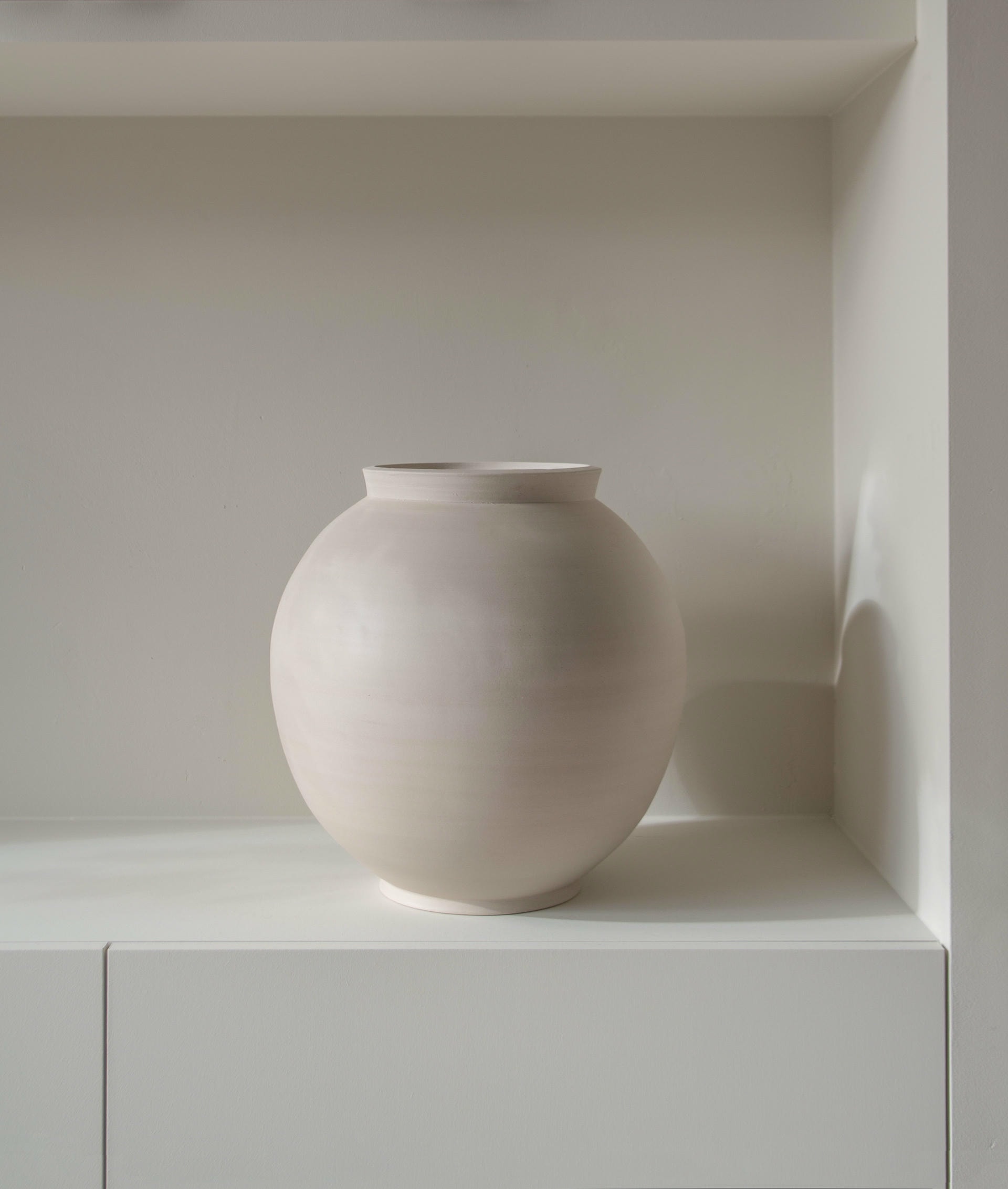 Off White Stoneware Moon Jar by Bicci de Medici 2