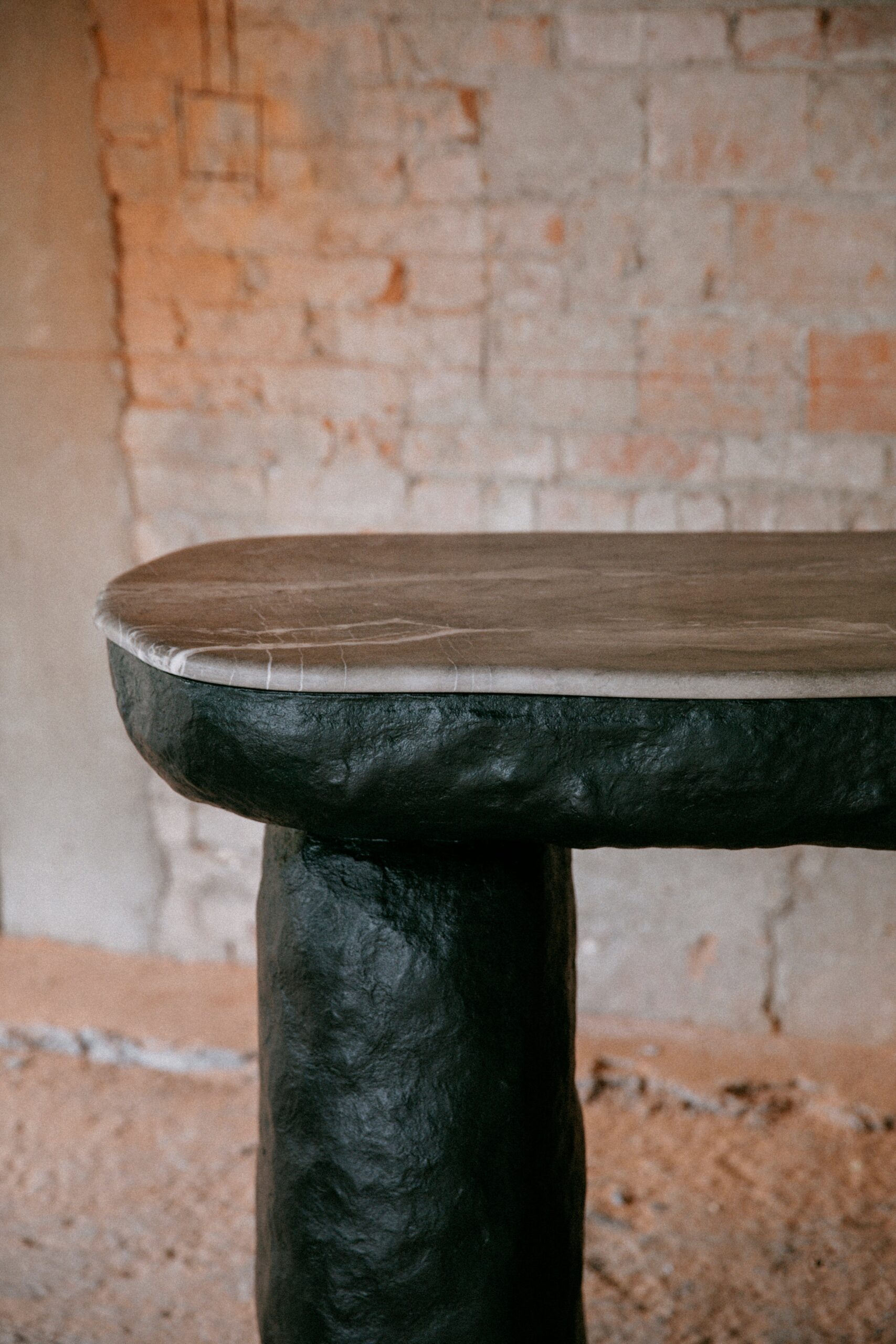 Primitivo Fantastico Dolmen Table by Algo Studio 3