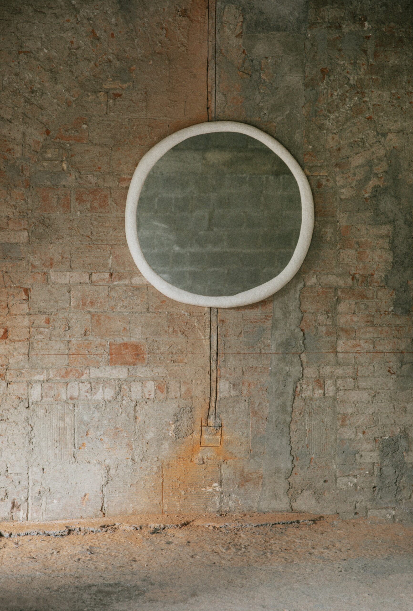 Primitivo Fantastico Umbral Wall Mirror by Algo Studio 2