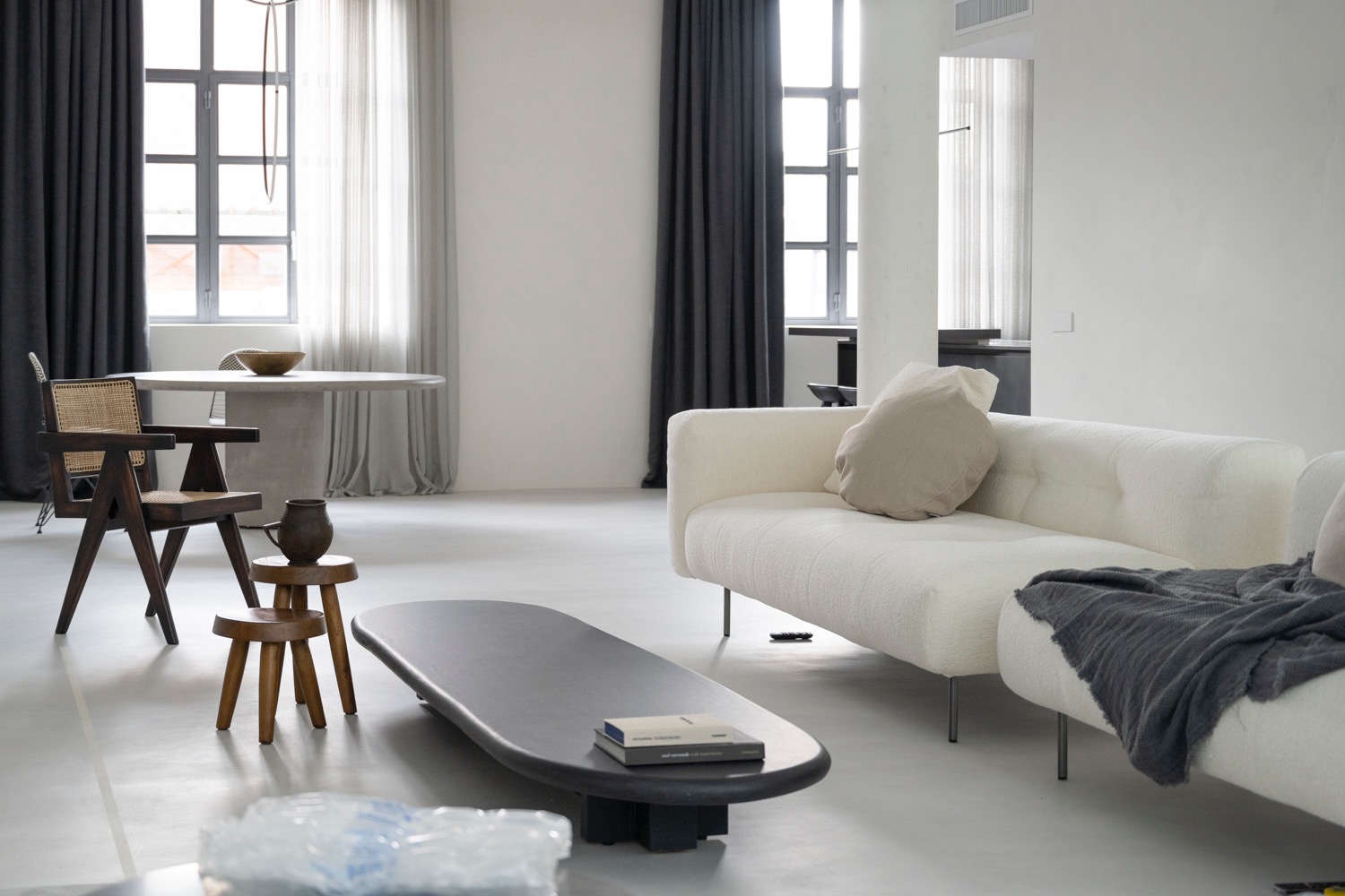 Travertino Large Table Ronde by Bicci de Medici 8