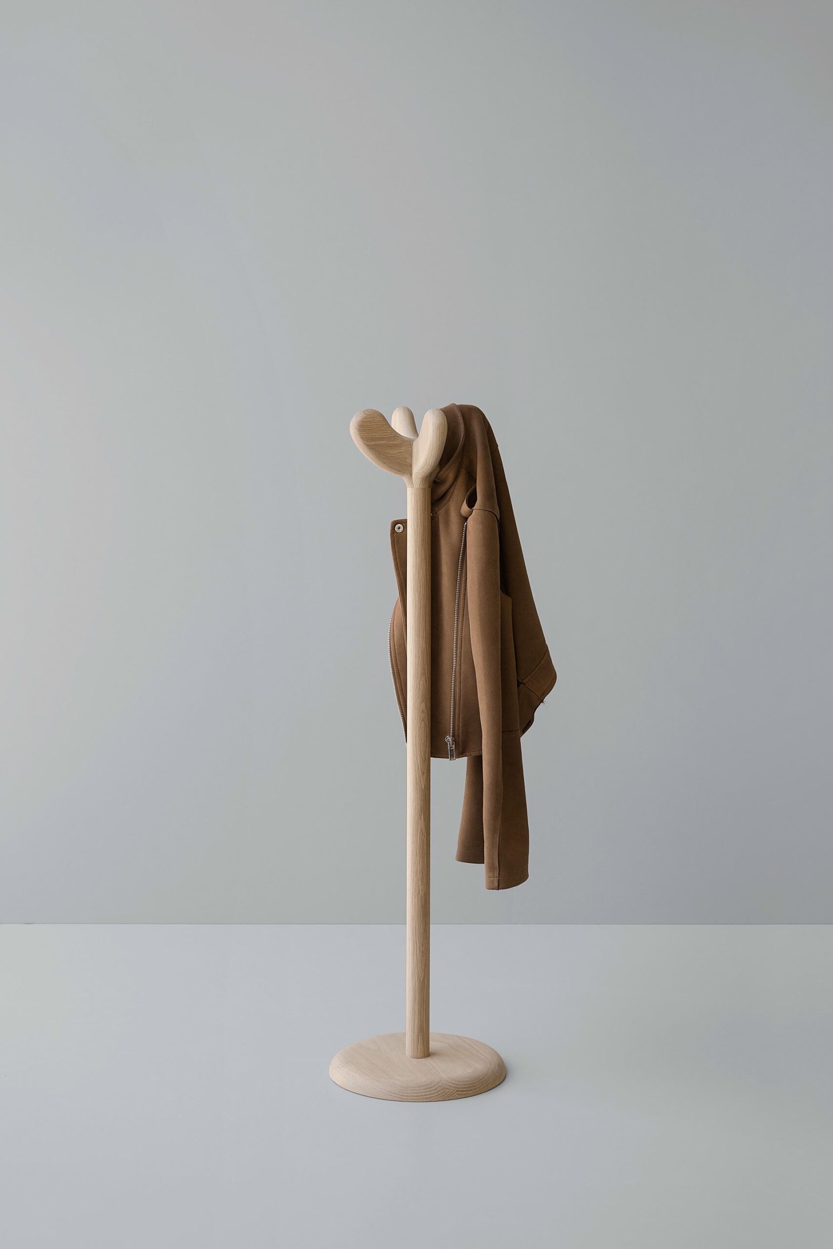 Trasiego Coat Rack by Sebastian Angeles 5