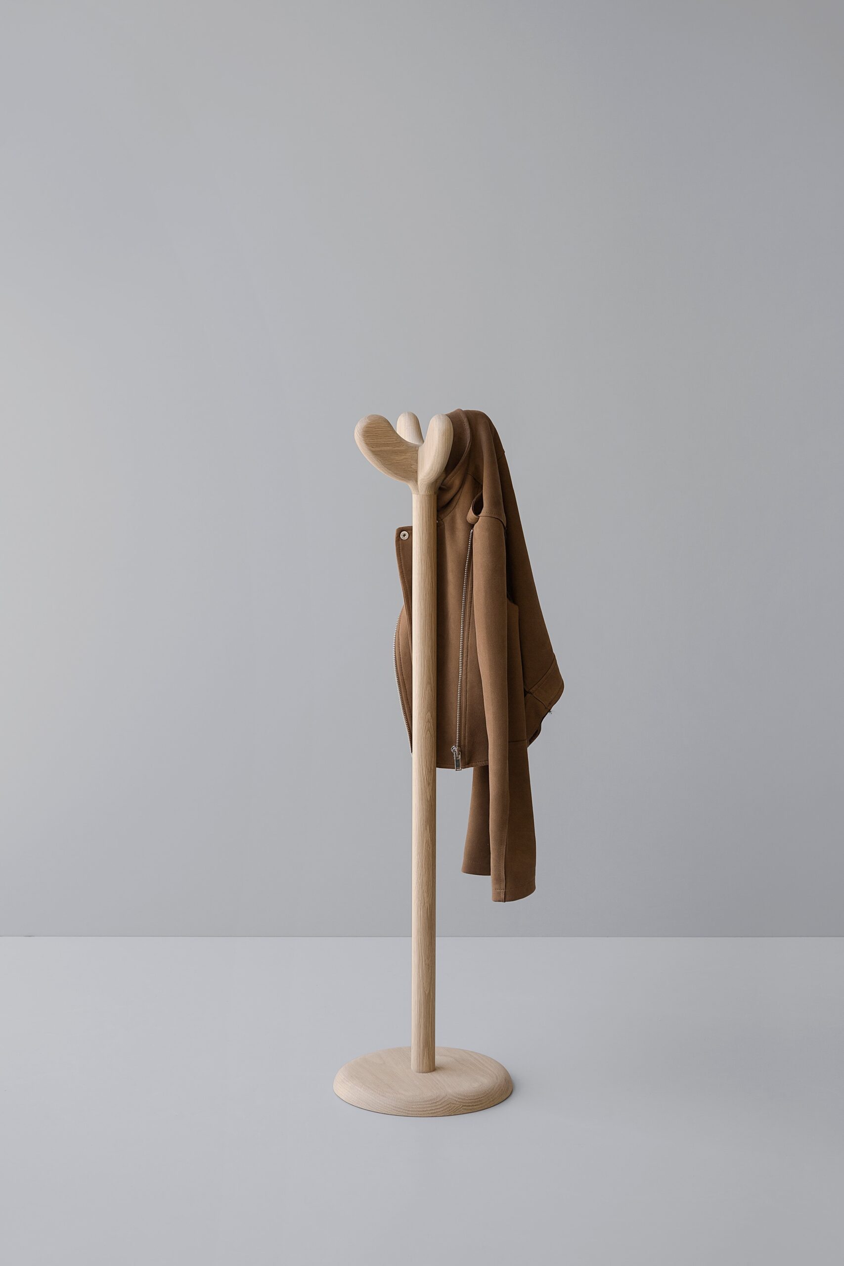 Trasiego Coat Rack by Sebastian Angeles 5