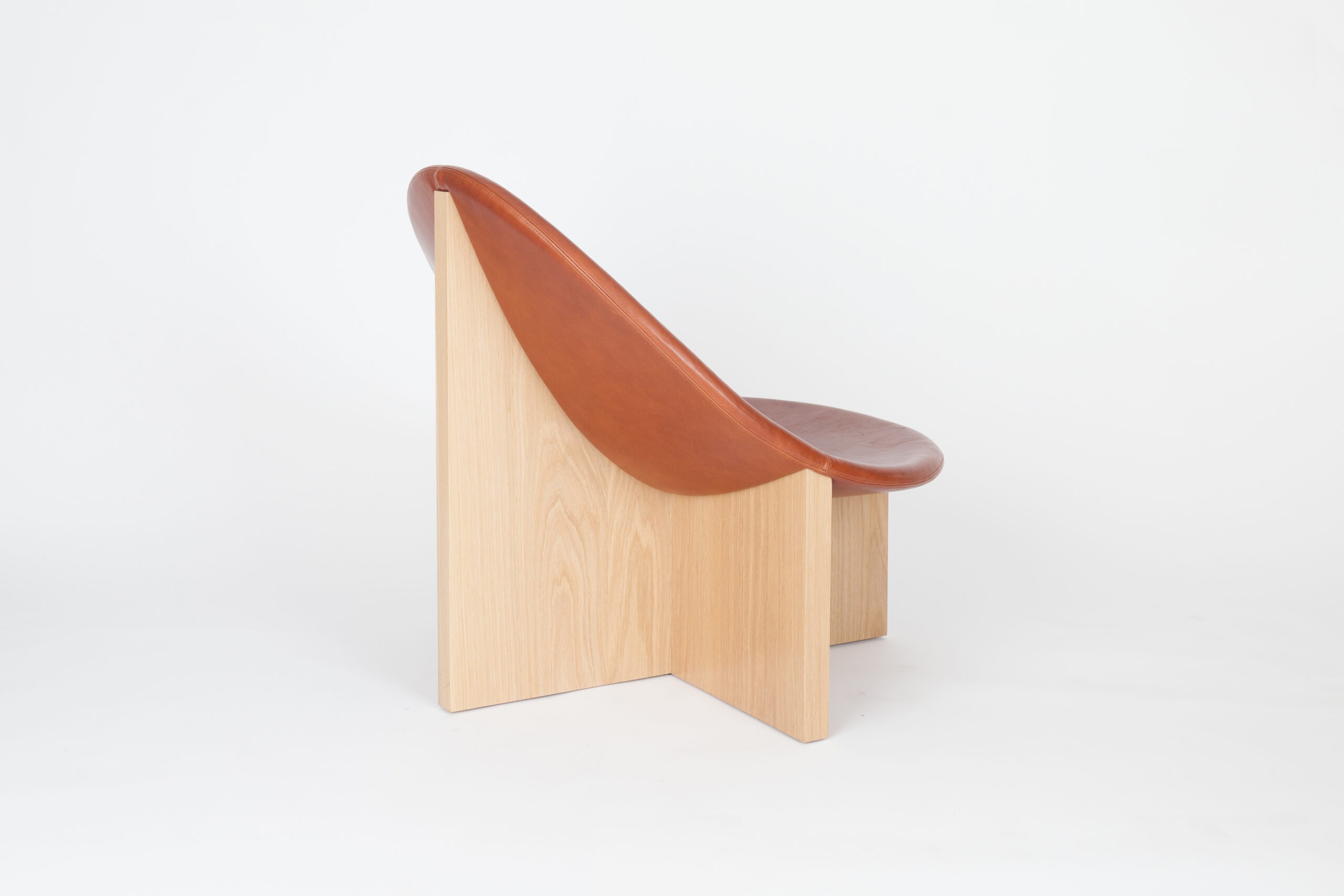 Cognac Nido Lounge Chair by Estudio Persona 4