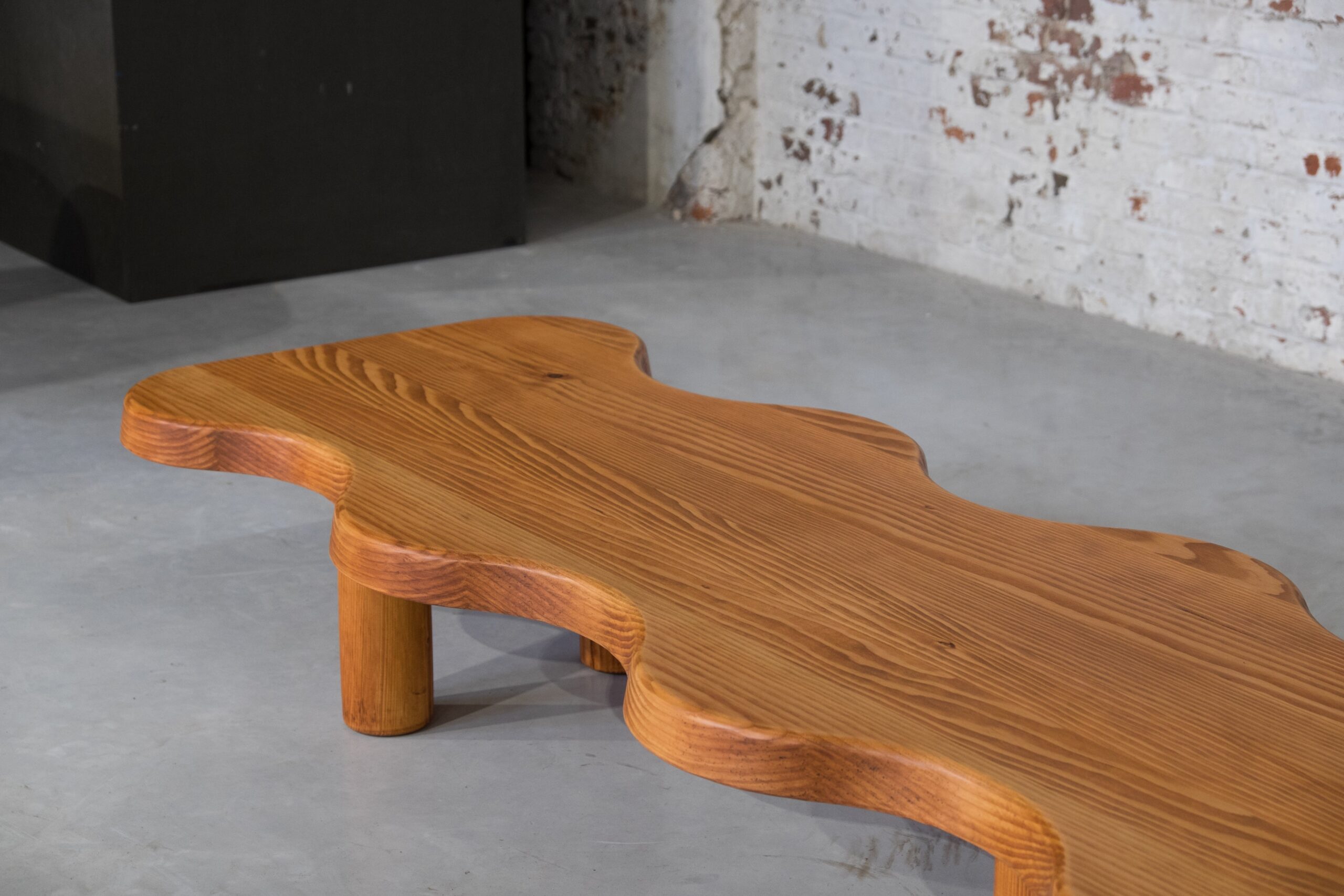 Crocodile Low Table by Atelier Thomas Serruys 4