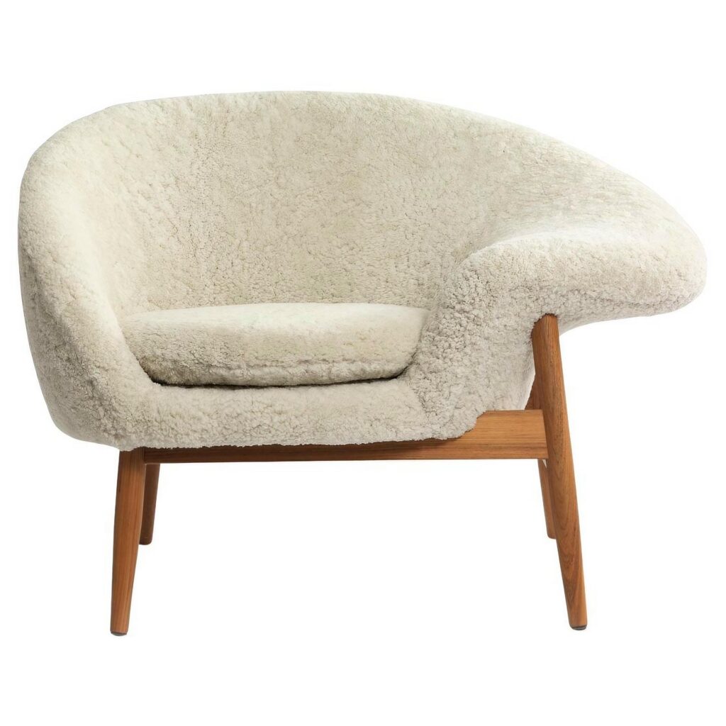 Fried Egg Right Lounge Chair Sheepskin Moonlight by Warm Nordic 1