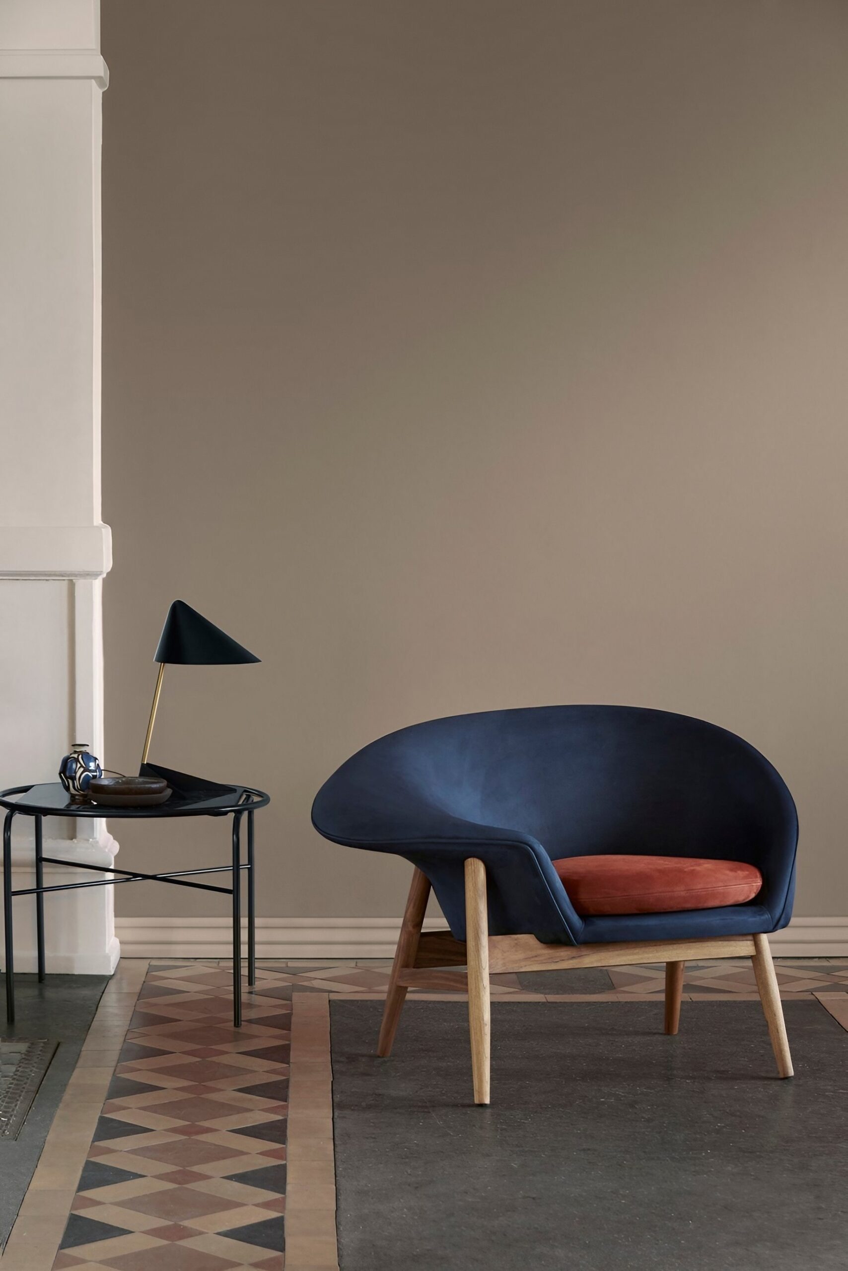 Fried Egg Right Lounge Chair Sheepskin Moonlight by Warm Nordic 10