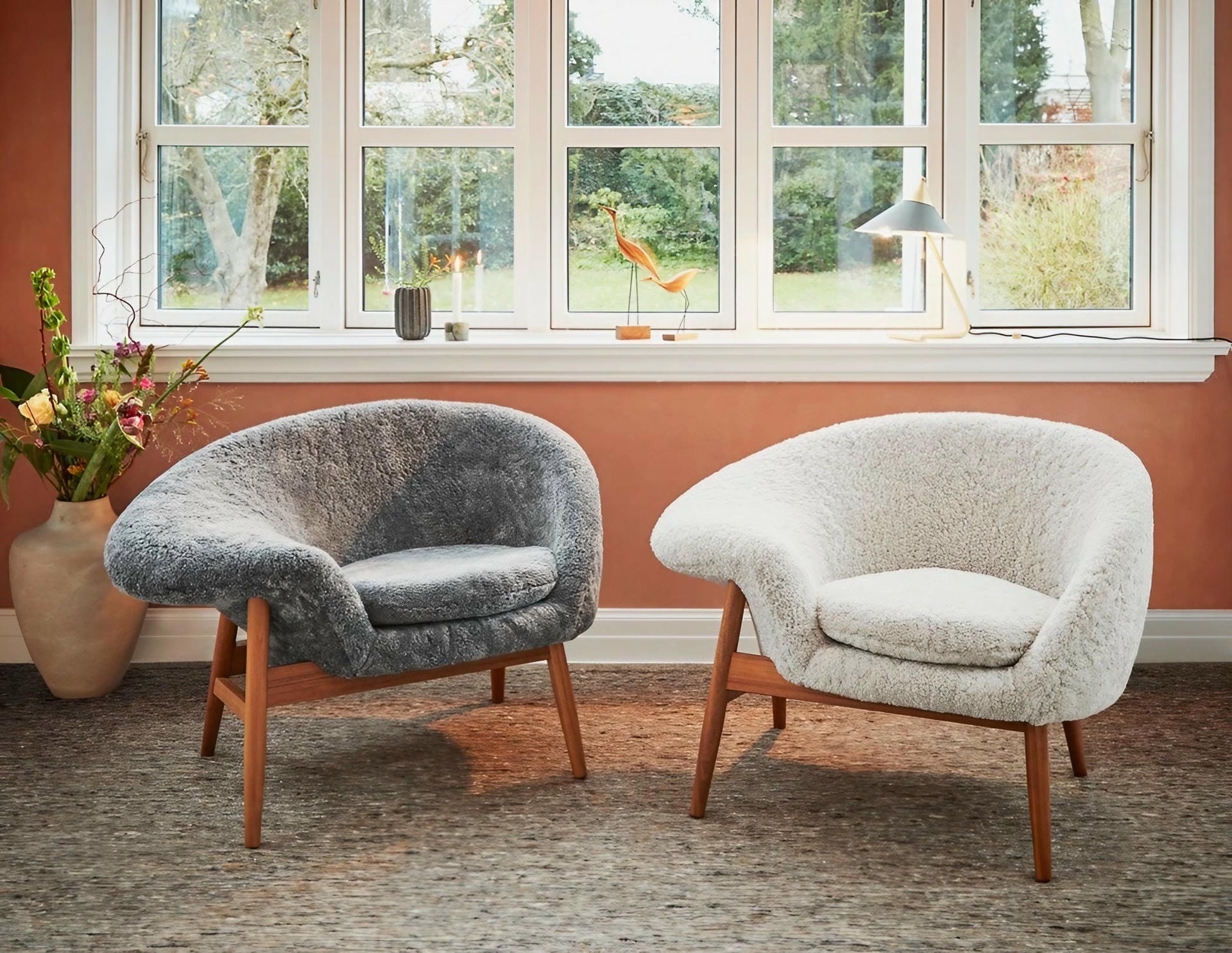Fried Egg Right Lounge Chair Sheepskin Moonlight by Warm Nordic 5