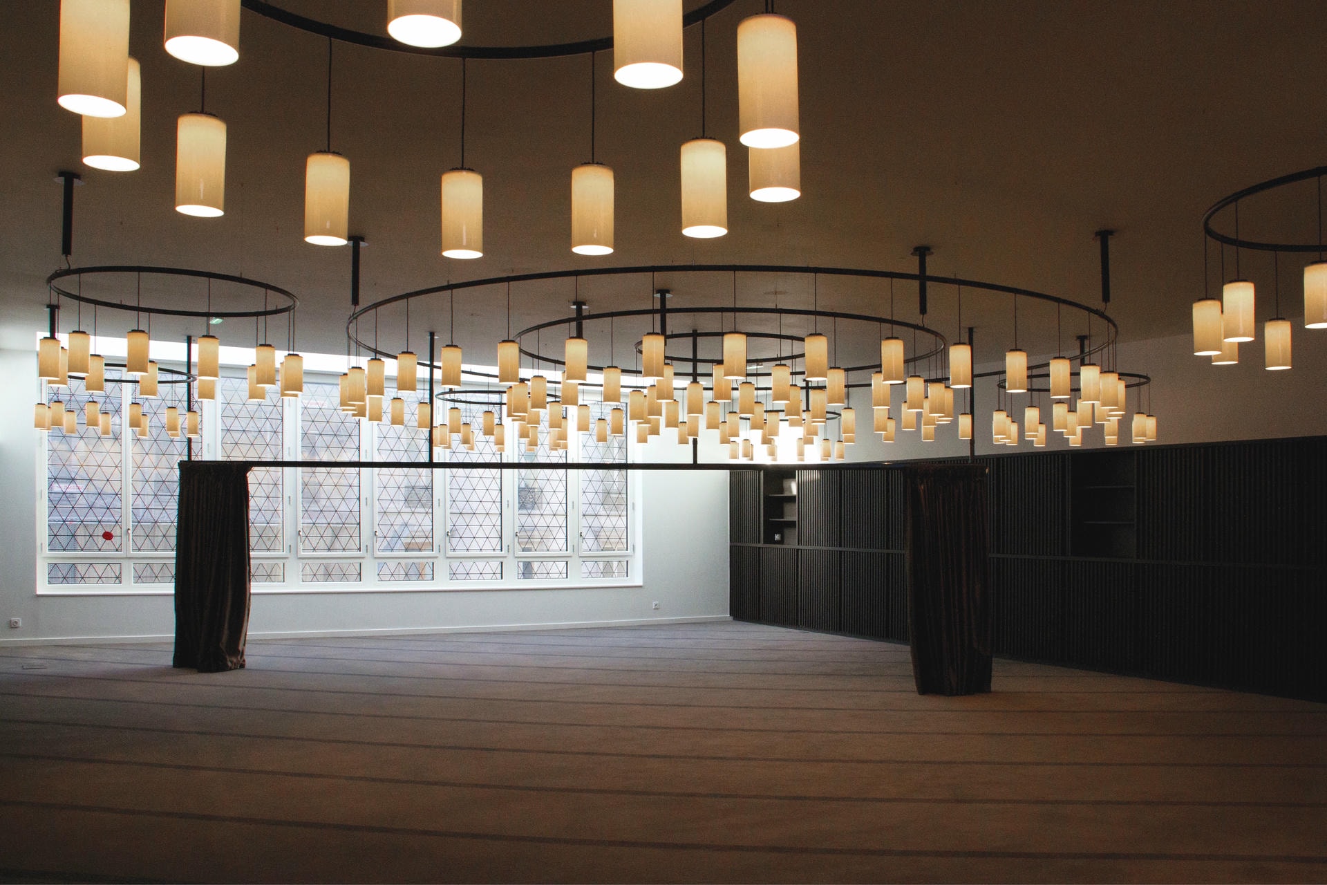 Porcelain Cirio Circular Pendant Lamp by Antoni Arola 5