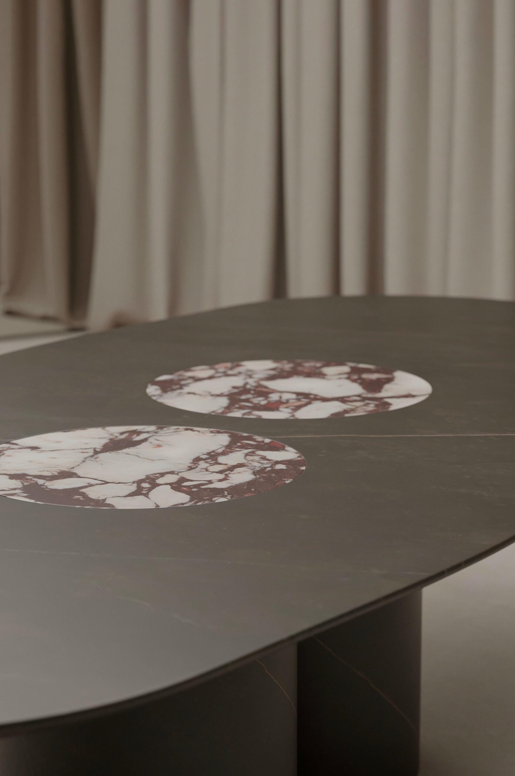 Salvante D1 Dining Table by Piotr Dabrowa Marble Nero Calatorao 3