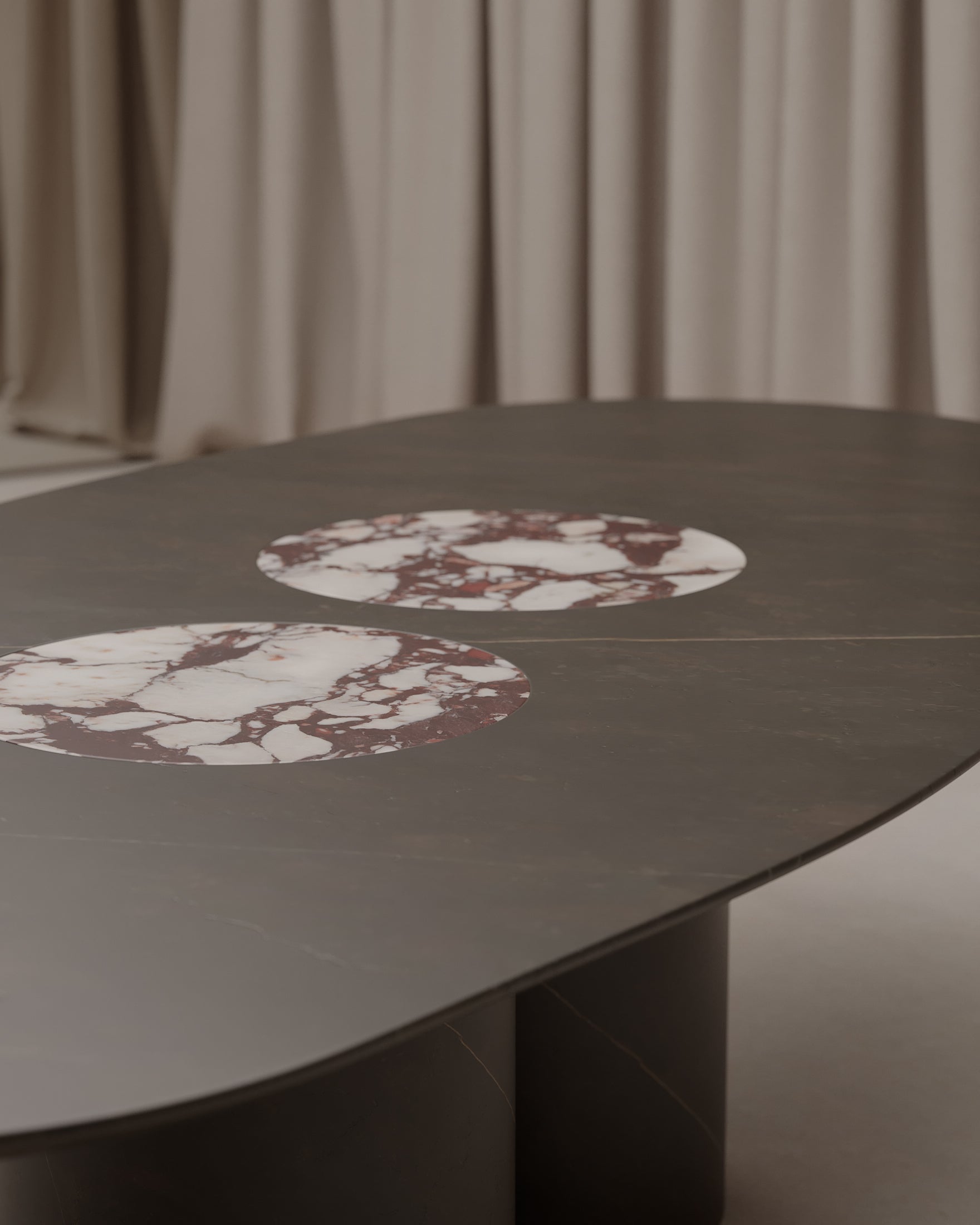 Salvante D1 Dining Table by Piotr Dabrowa Marble Nero Calatorao 5