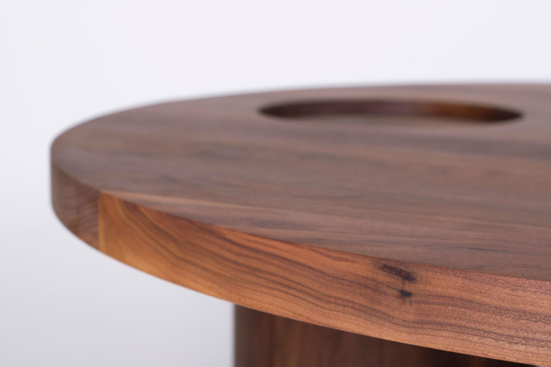 Vassoio Table by Estudio Persona 5