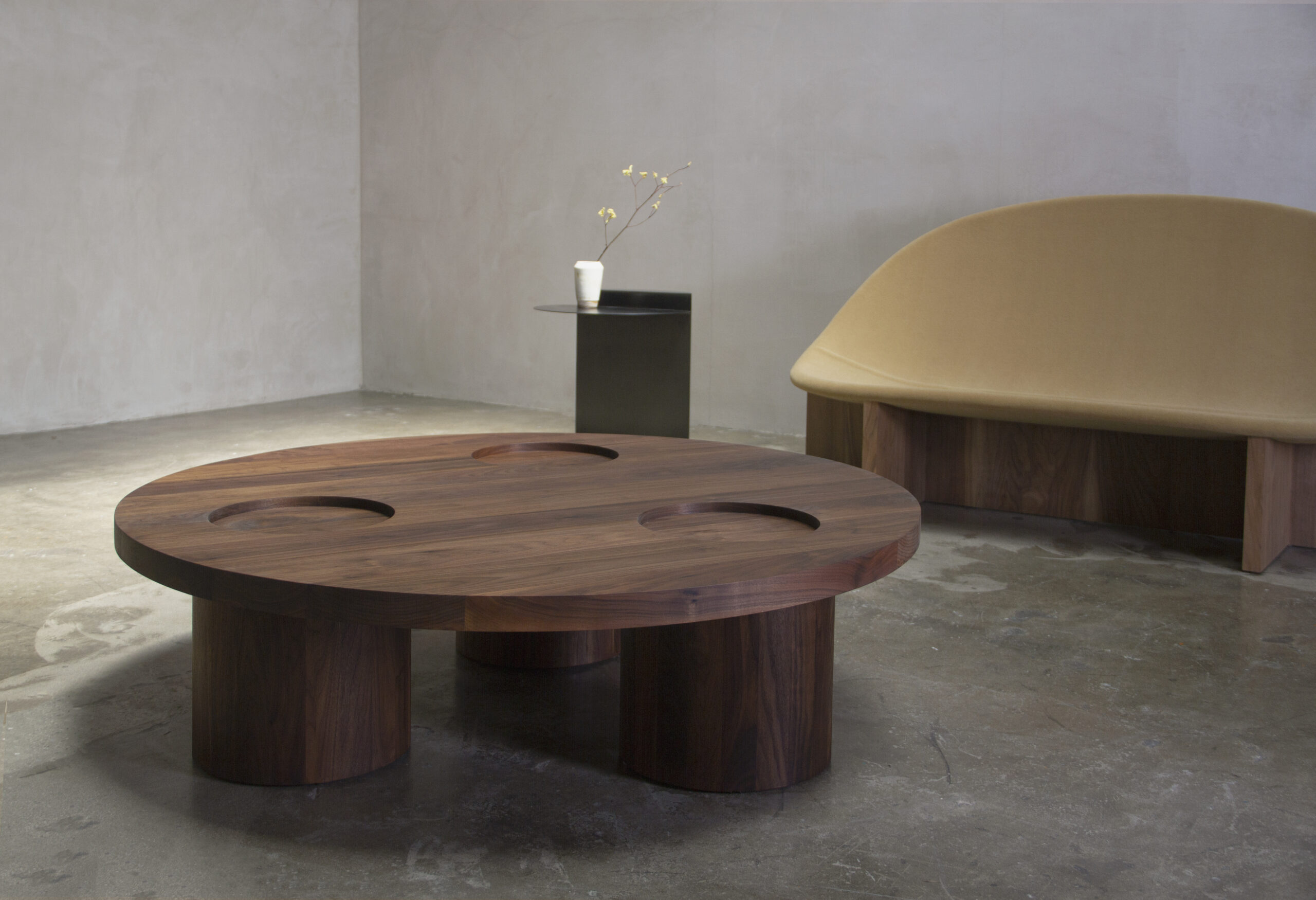 Vassoio Table by Estudio Persona 6