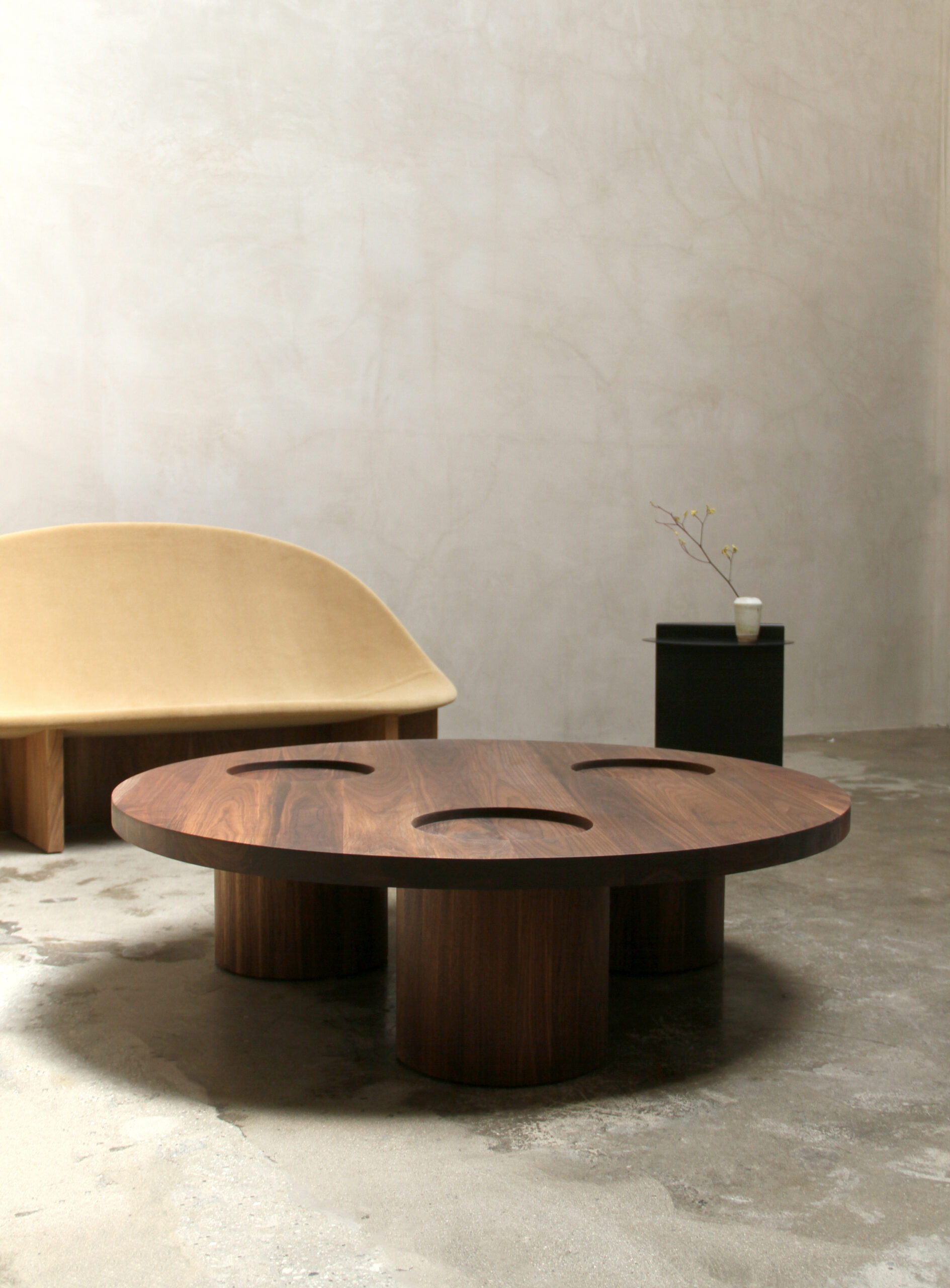 Vassoio Table by Estudio Persona 8
