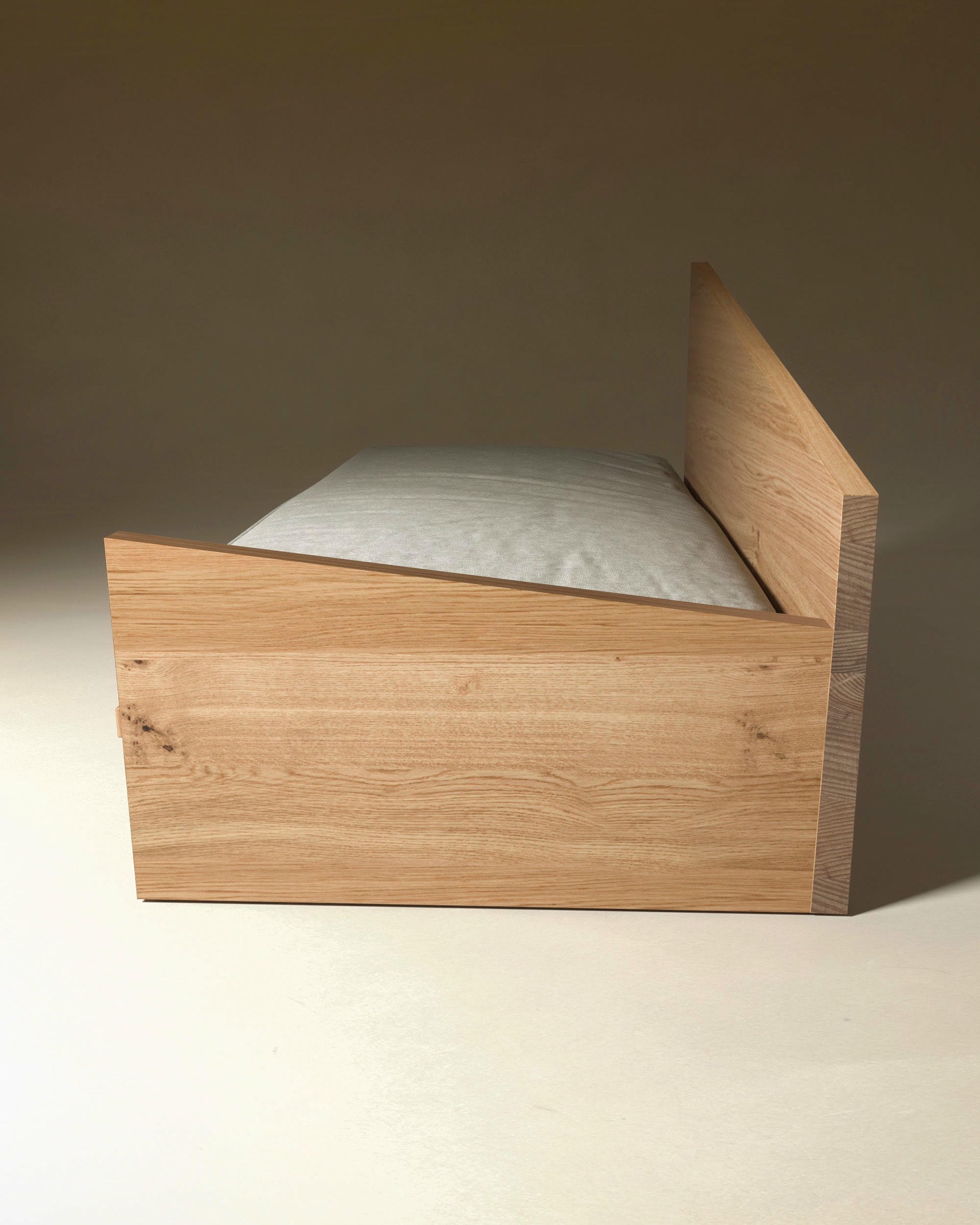 Crooked Daybed by Nazara Lazaro 10
