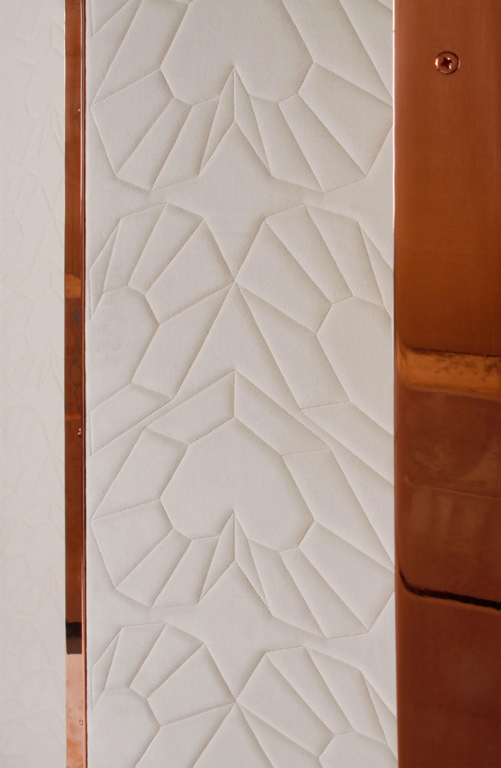 Queen Heart Folding Screen by Royal Stranger 4