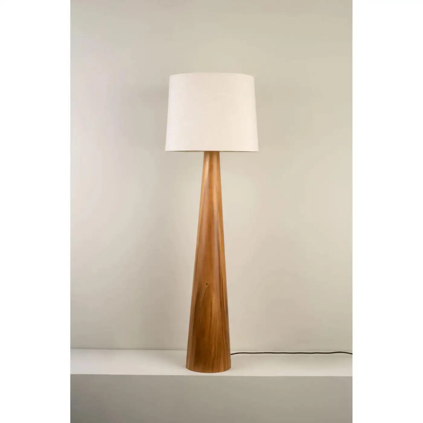 Malva Floor Lamp by Isabel Moncada 4