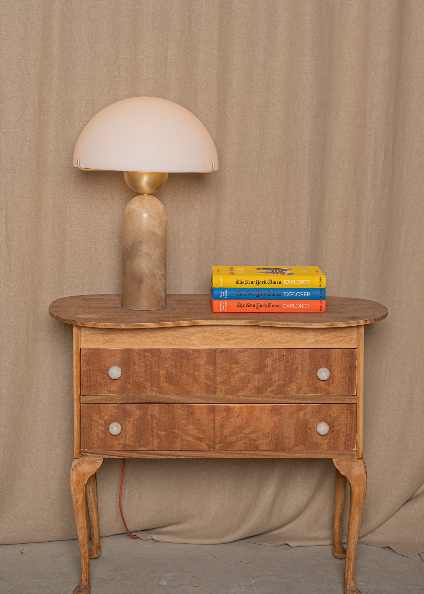Tobacco Alabaster Peono Table Lamp by Simone Marcel 7