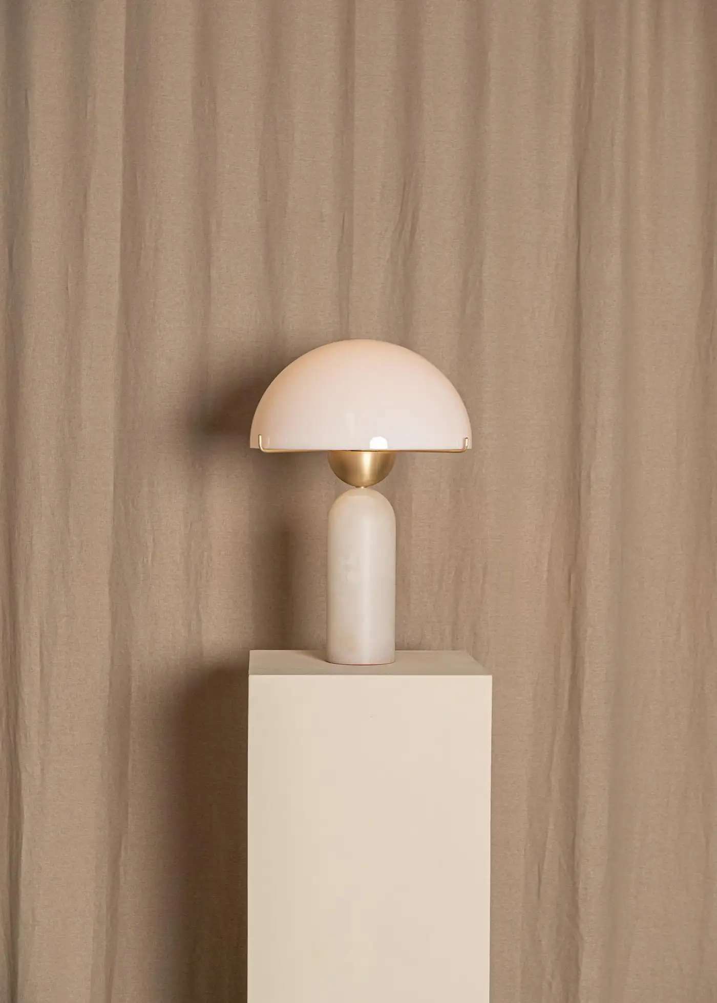 White Alabaster Peono Table Lamp by Simone Marcel 8