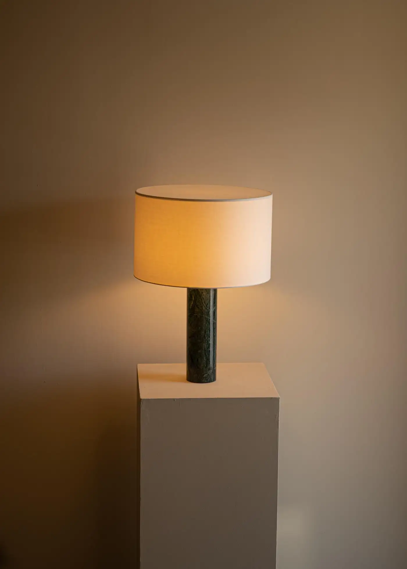 White Marble Pipo Table Lamp by Simone Marcel 2