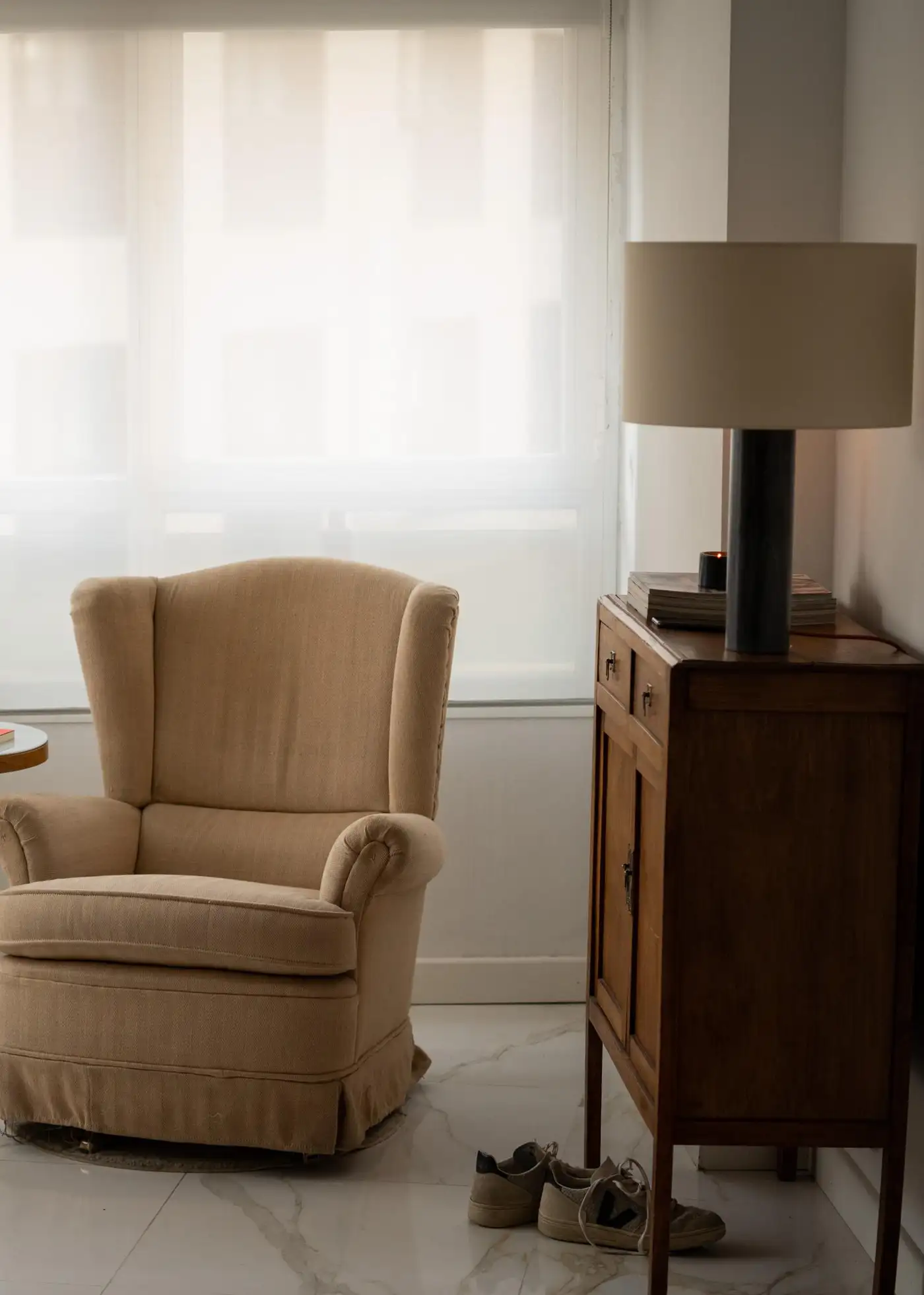 White Marble Pipo Table Lamp by Simone Marcel 5