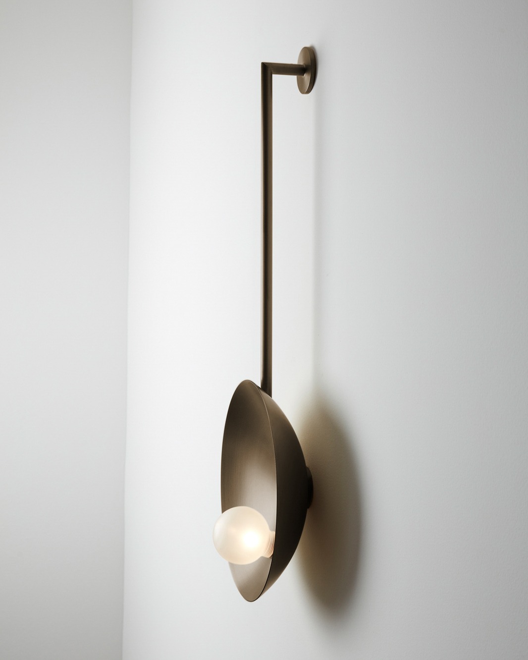 Oyster Brushed Bronze Wall Mounted Lamp With Rod by Carla Baz 5
