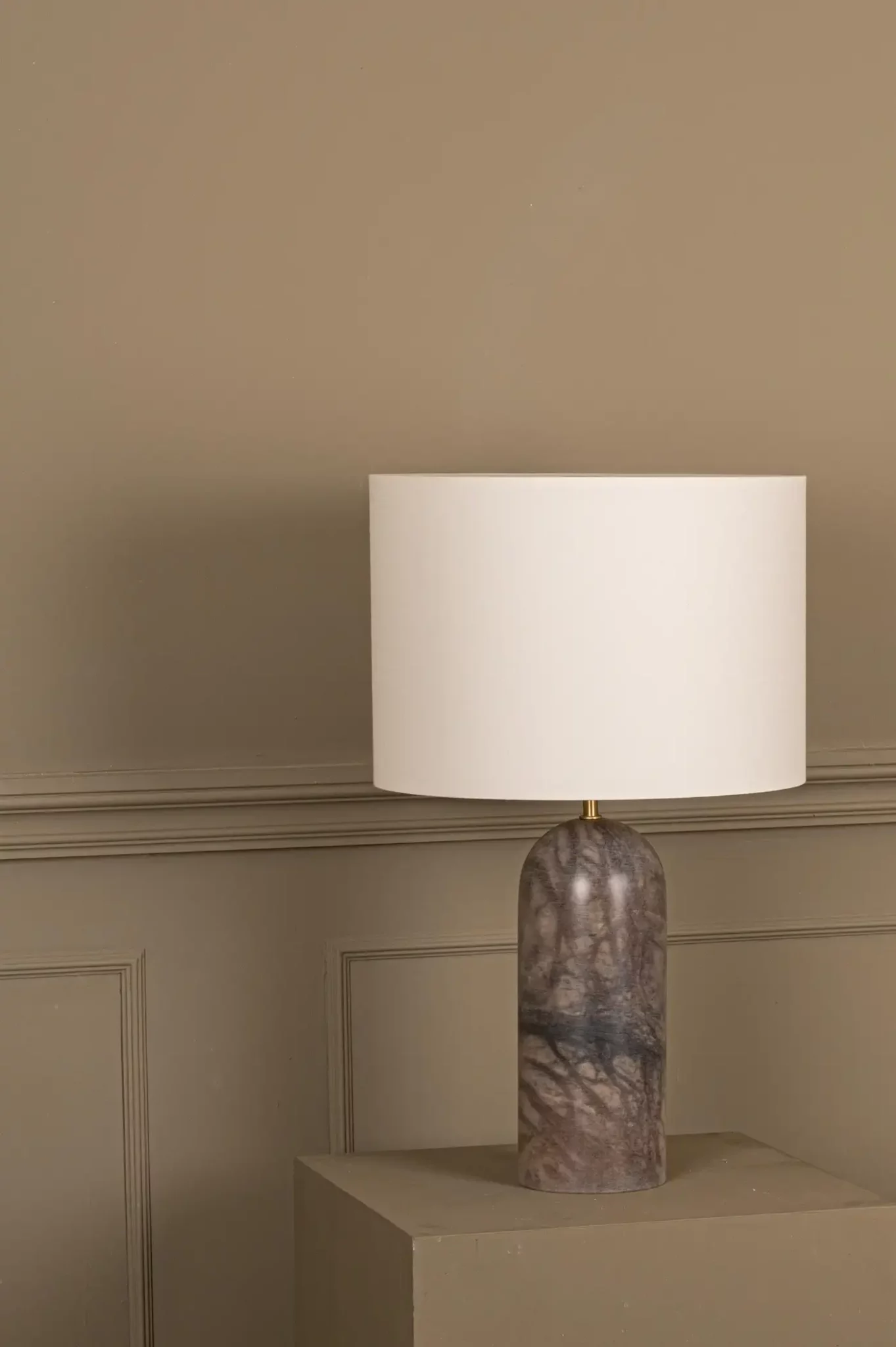 Tobacco Alabaster Pura Table Lamp by Simone Marcel 11