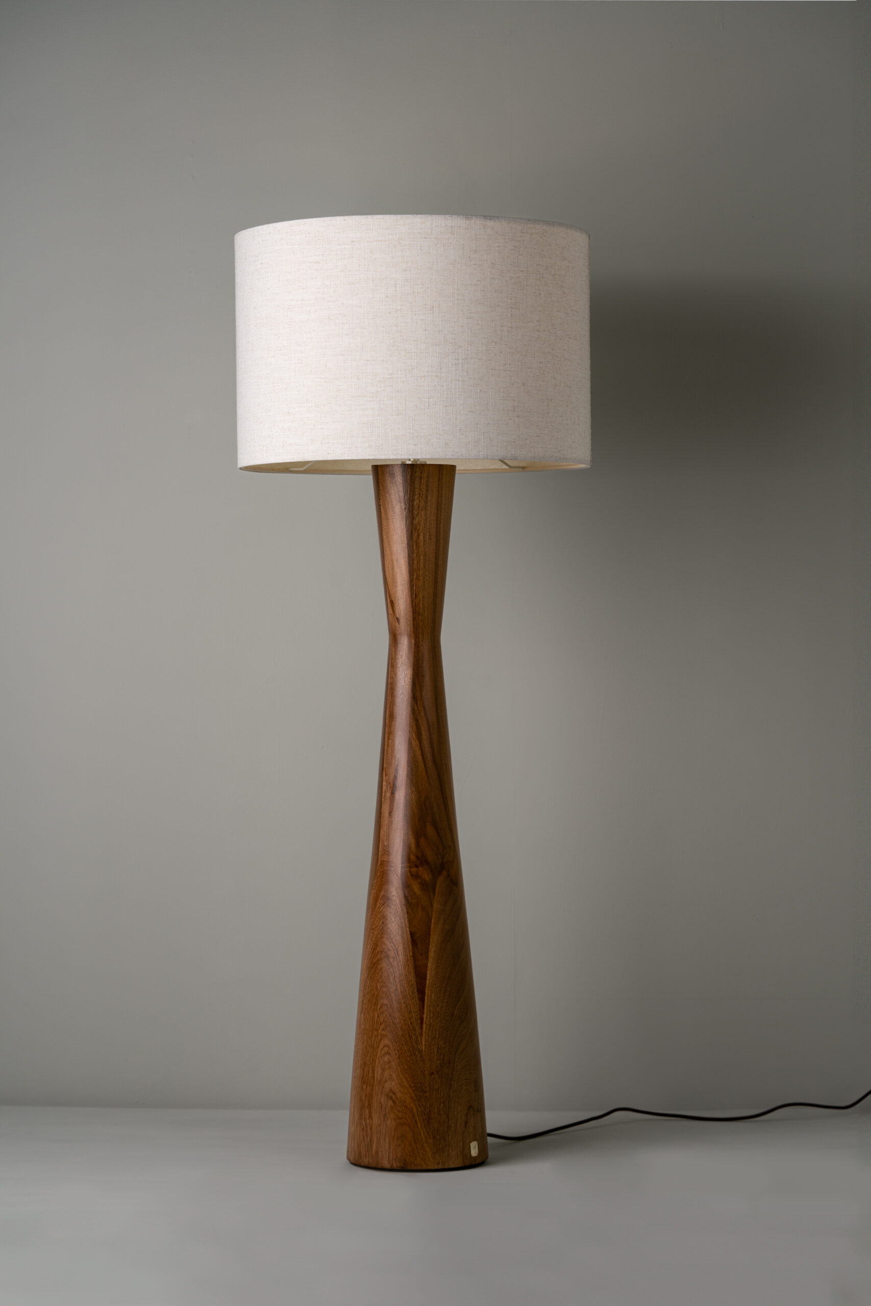 Tulipán Floor Lamp by Isabel Moncada 2